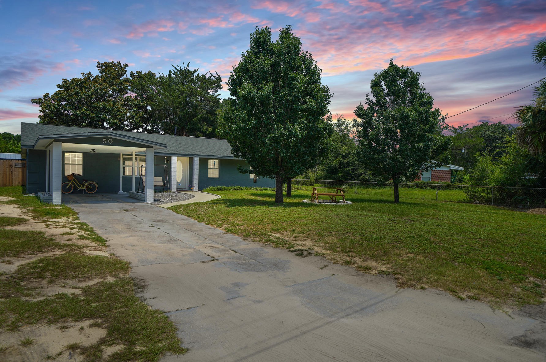 50 Stewart Cir, Fort Walton Beach, FL 32547-2733