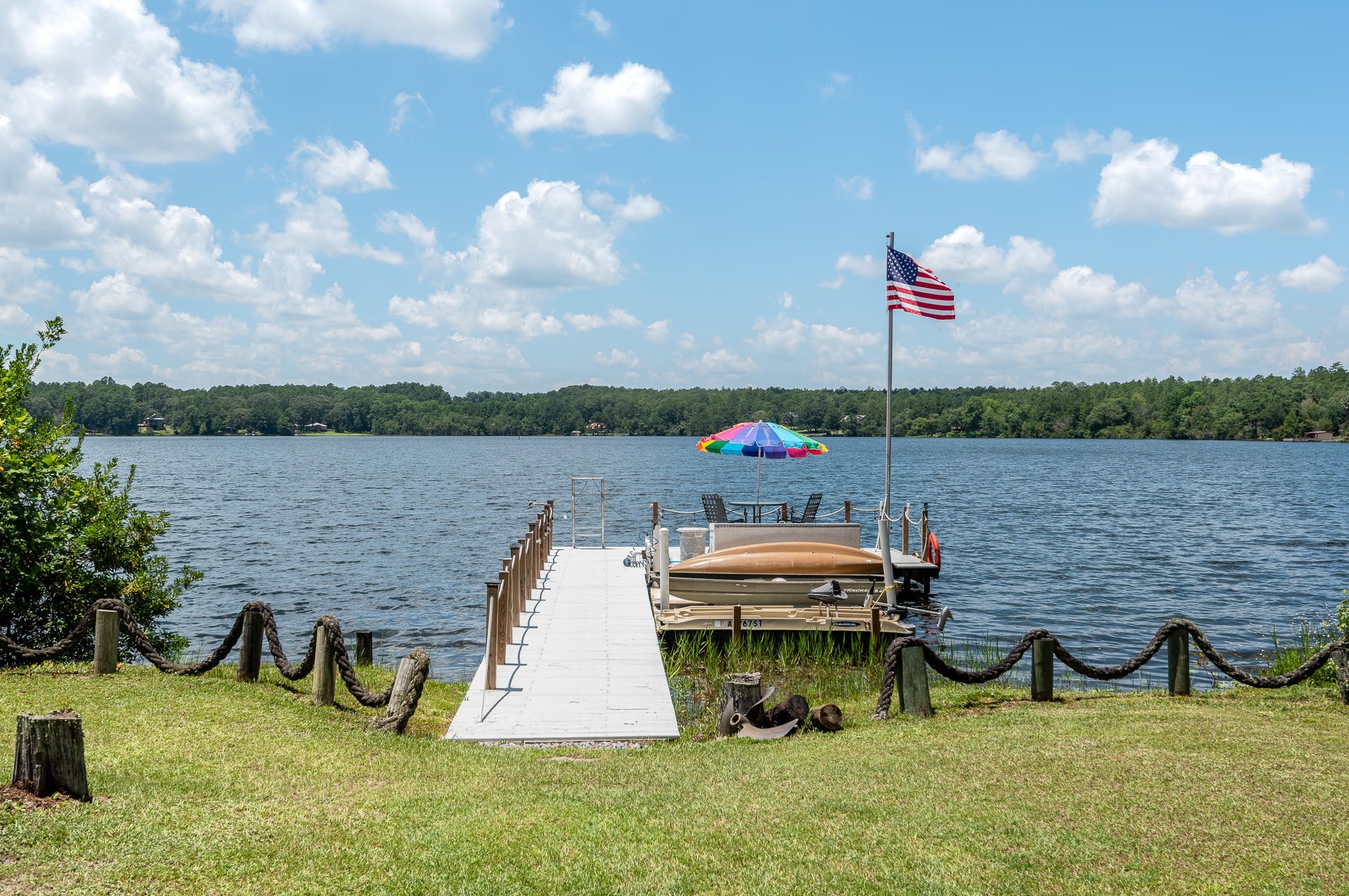 2060 Spring Lake Rd, Defuniak Springs, FL 32433