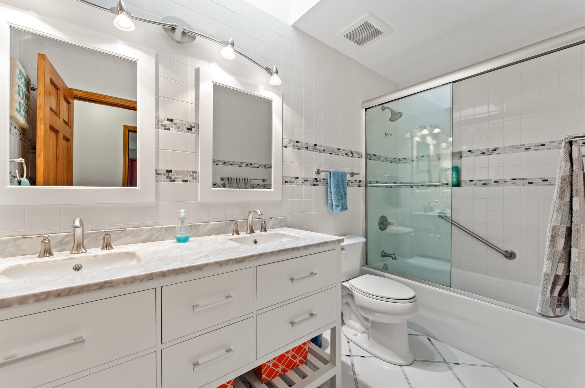 531 Timberlake Dr, Mary Esther FL  32569-2273 exterior