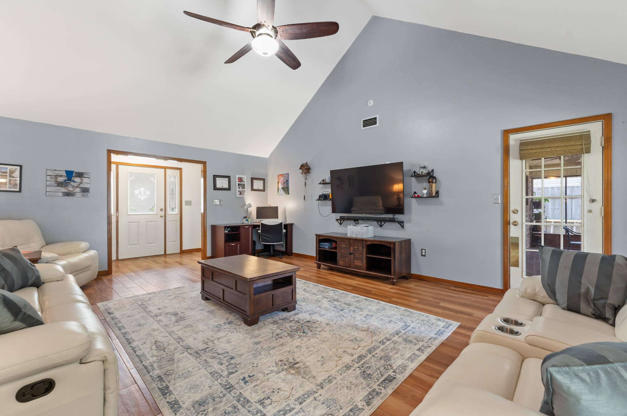 531 Timberlake Dr, Mary Esther FL  32569-2273 exterior