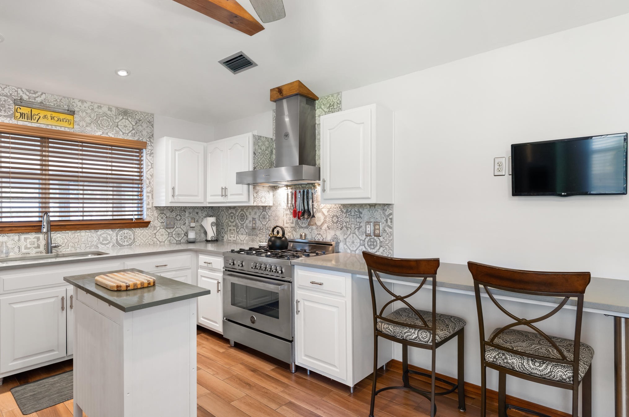 531 Timberlake Dr, Mary Esther FL  32569-2273 exterior