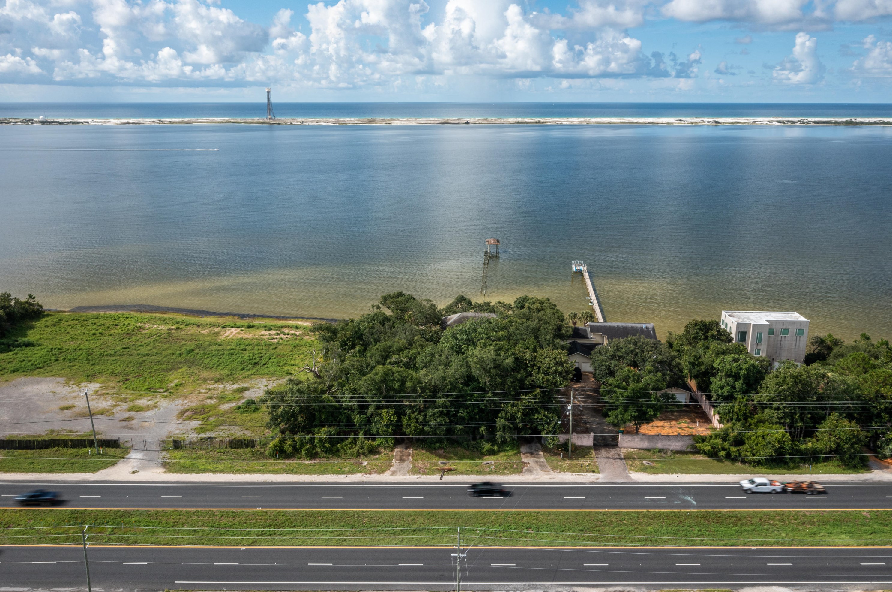 2711 Highway 98, Mary Esther, FL 32569-2332