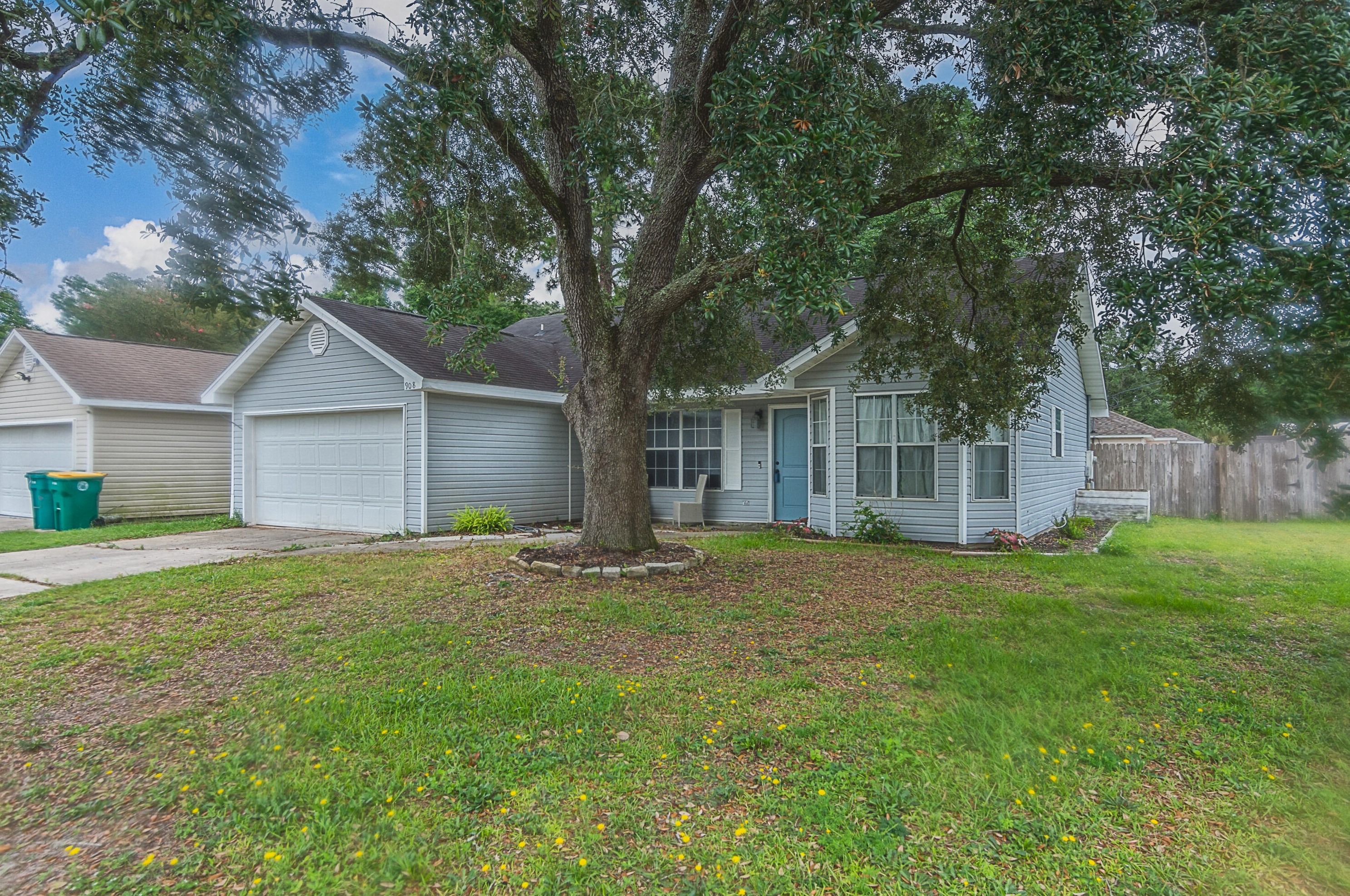 908 Emily Cir, Fort Walton Beach, FL 32547