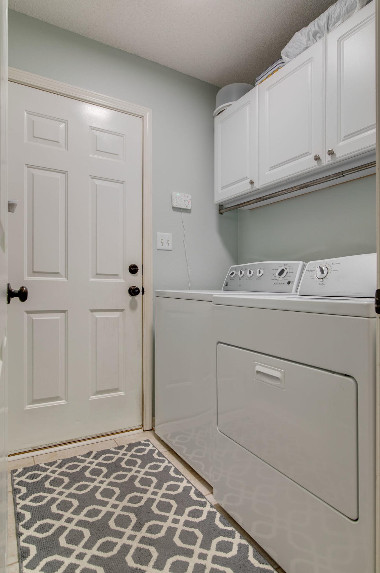 561 Rough Leaf Ln, Mary Esther FL  32569-2184 exterior