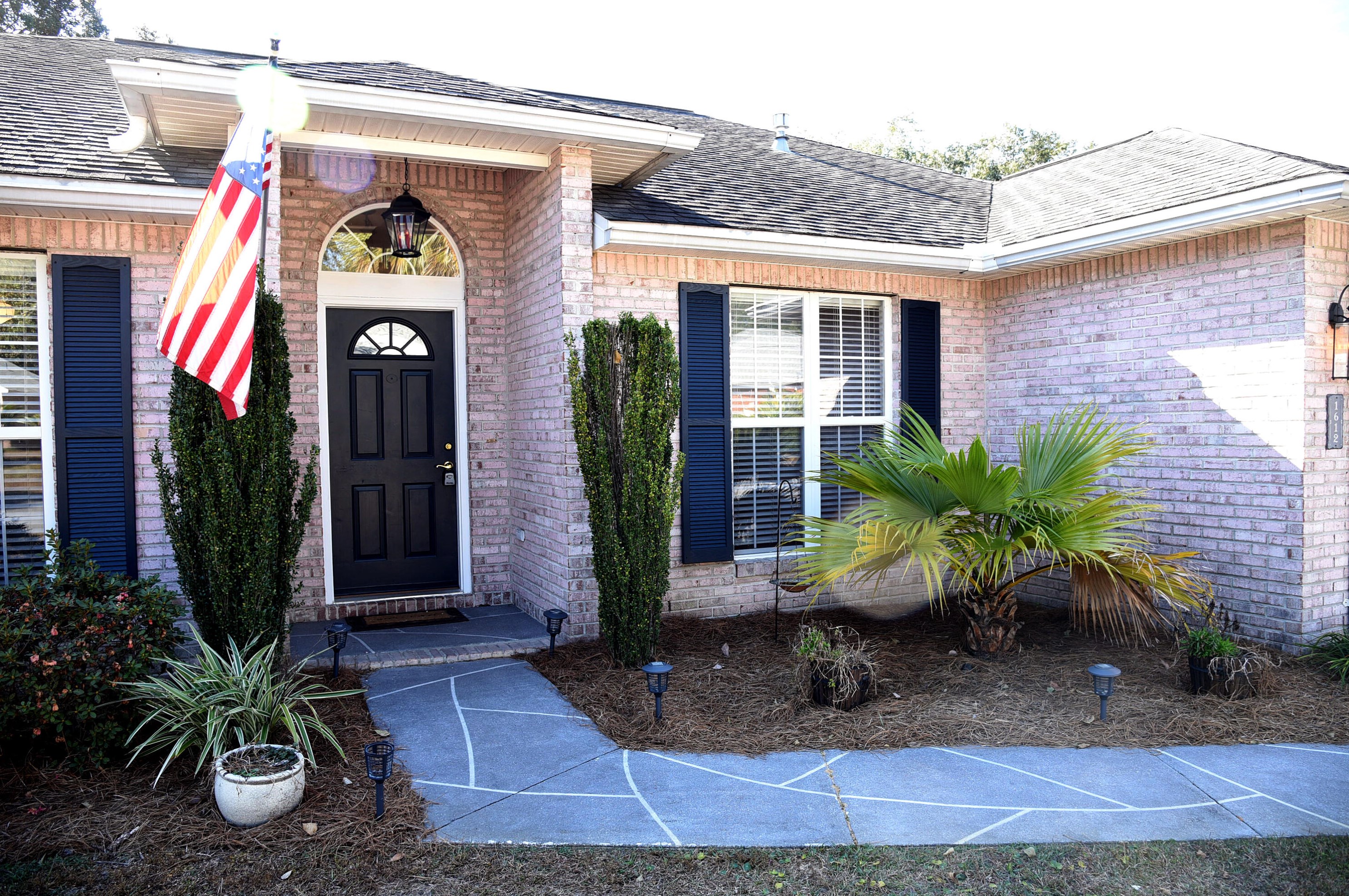 1612 Myrtlewood Ln, Niceville, FL 32578-8800