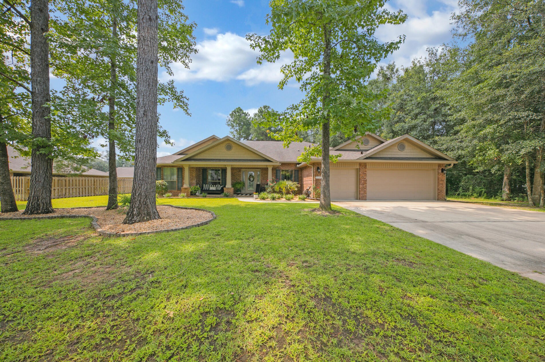 2510 Chinook Dr, Crestview, FL 32536-4376
