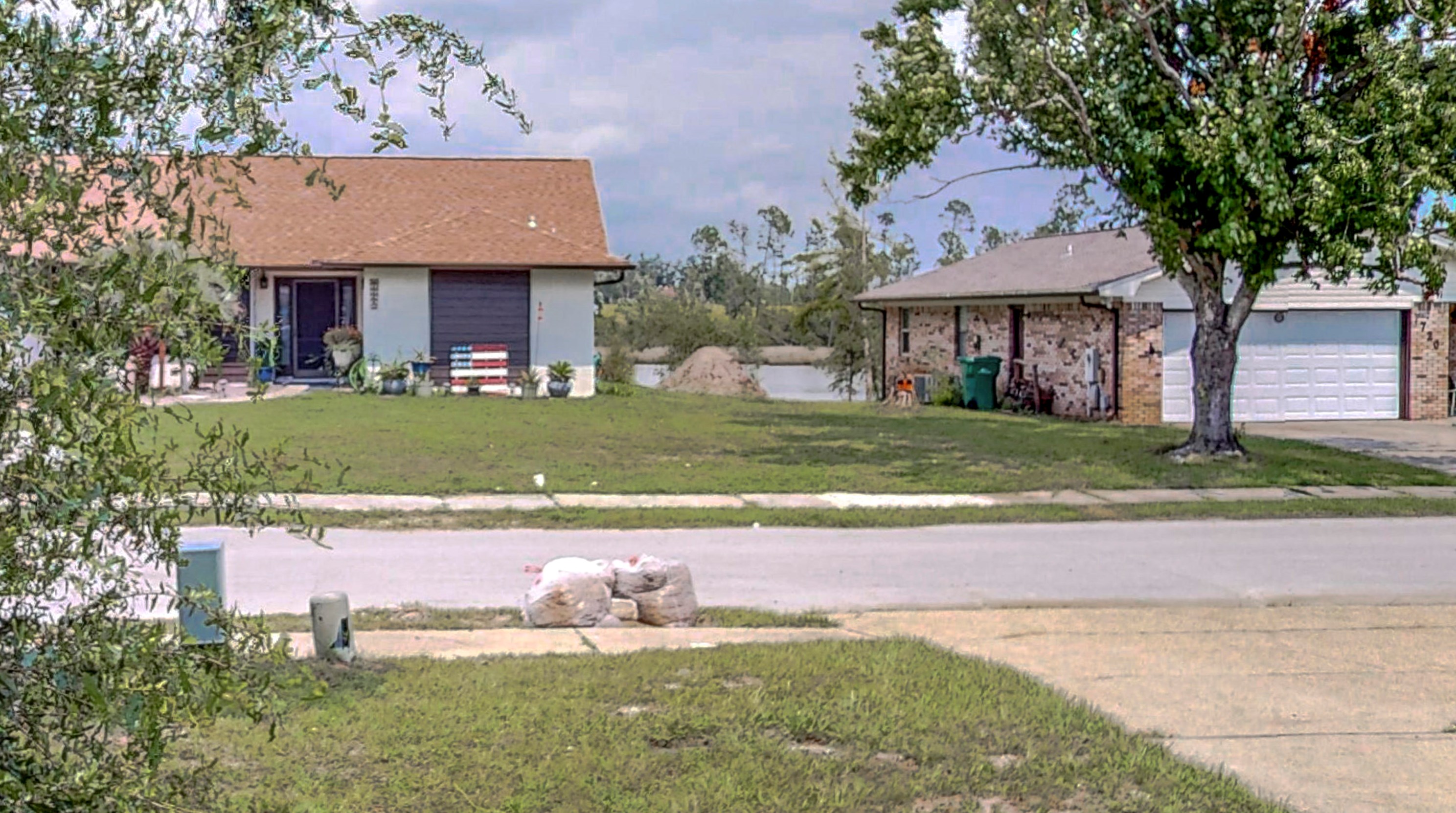 7711 Shadow Bay Dr, Panama City FL 32404-2524 exterior