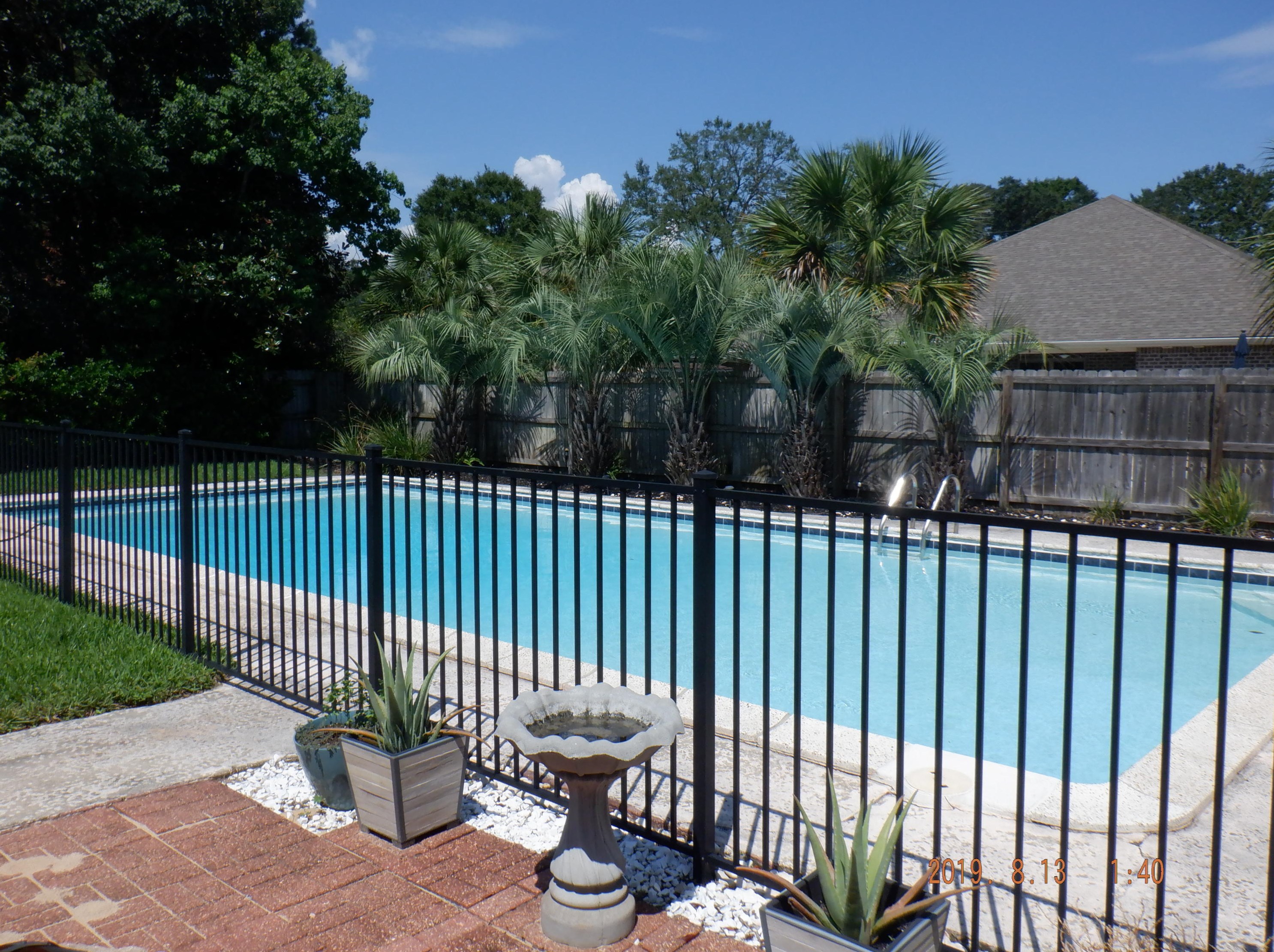 652 Fairway Ave Ne, Fort Walton Beach, FL 32547