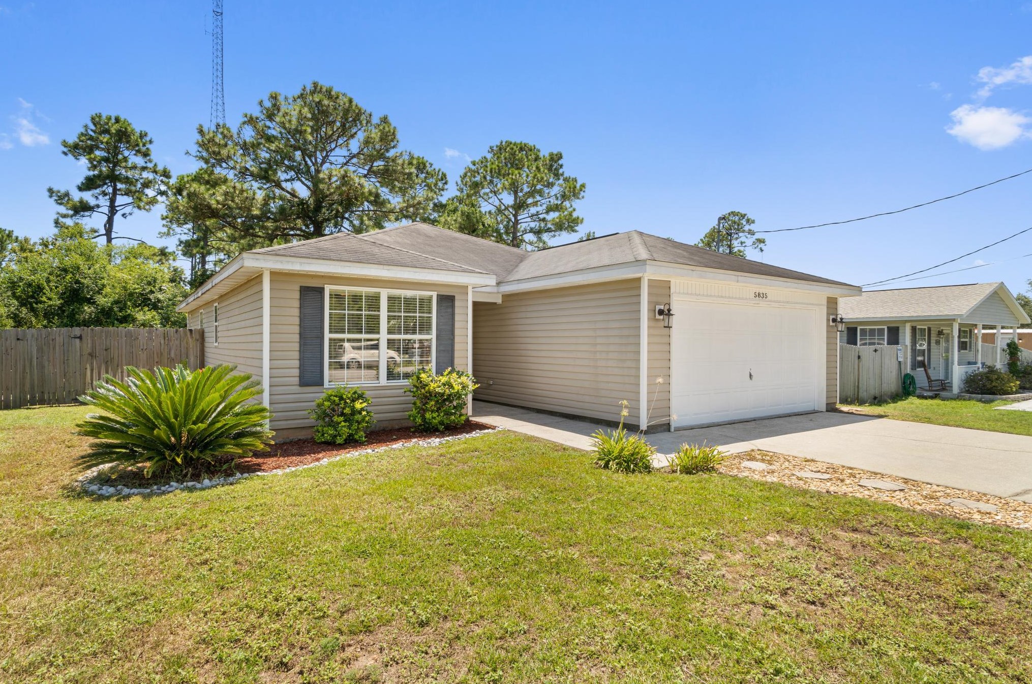 5835 Congress St, Gulf Breeze, FL 32563-8601