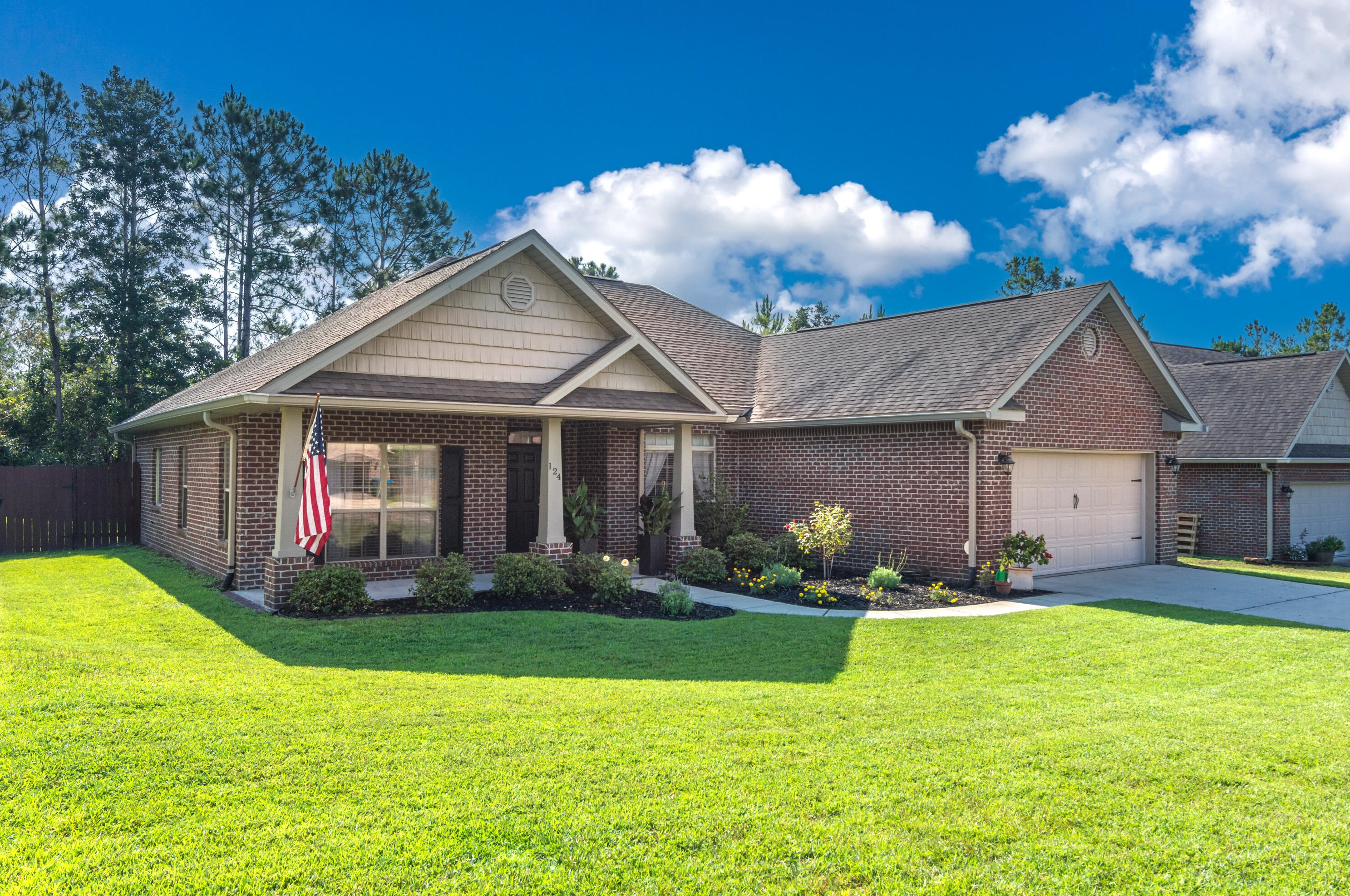 124 Crab Apple Ave, Crestview, FL 32536-2257