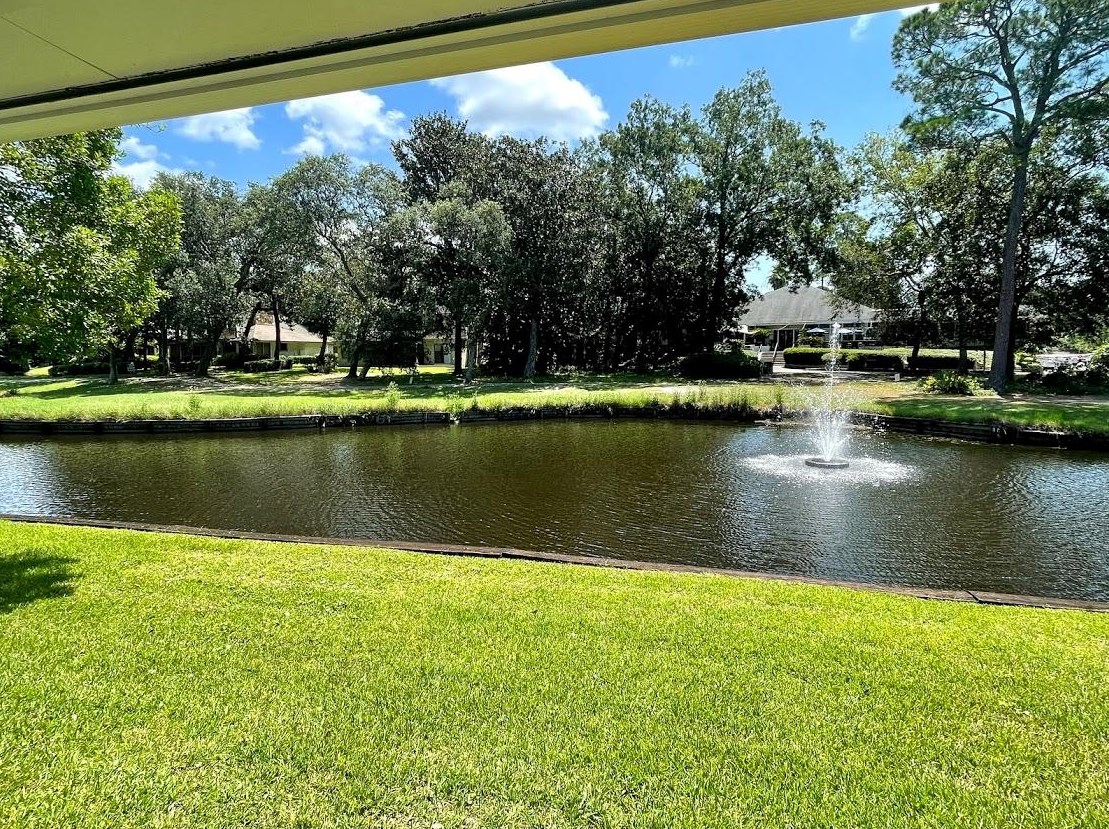 806 Fairway Lakes Dr, Niceville, FL 32578-3846