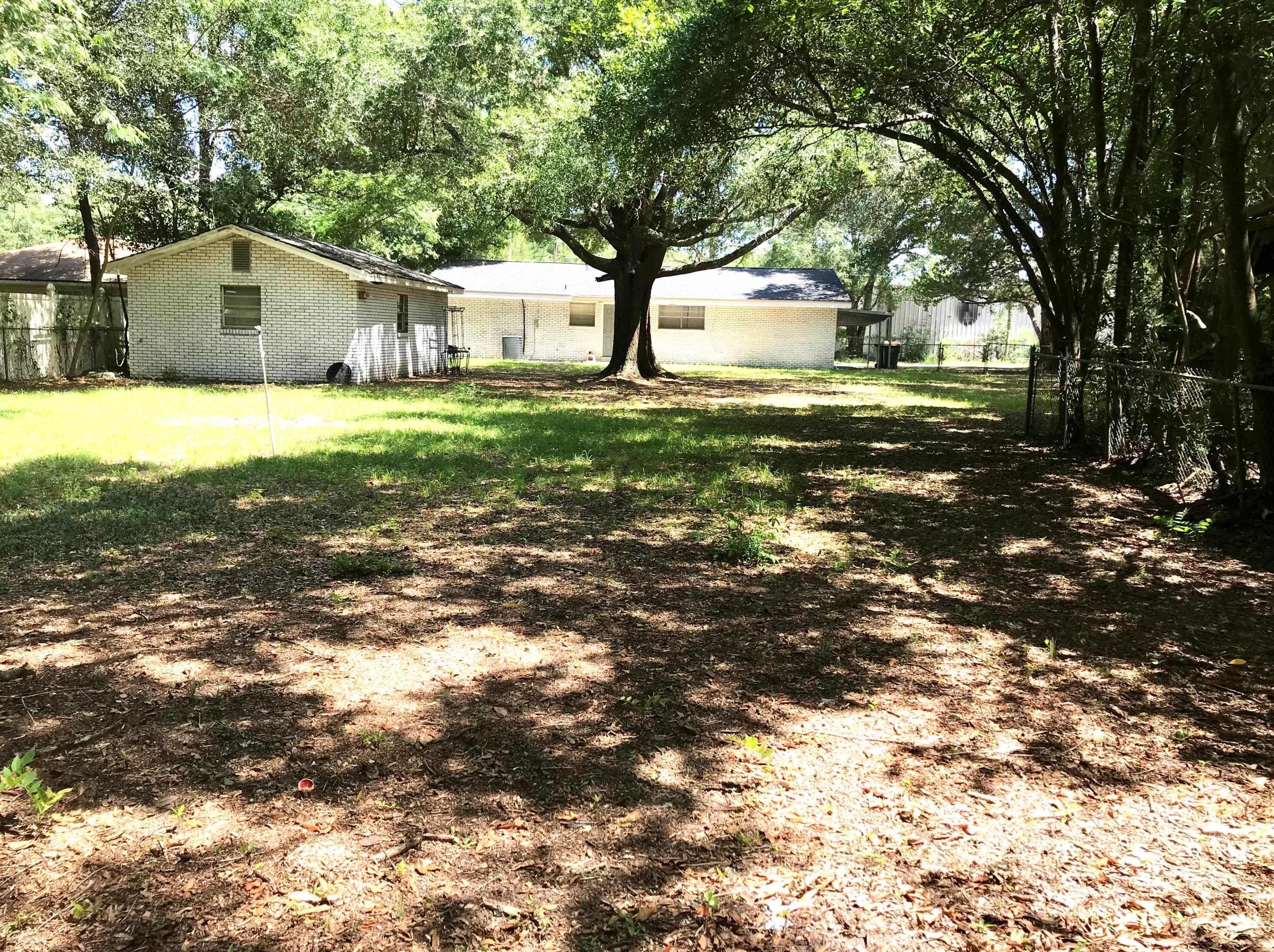 943 Mayo Trl, Crestview FL  32536-5142 exterior