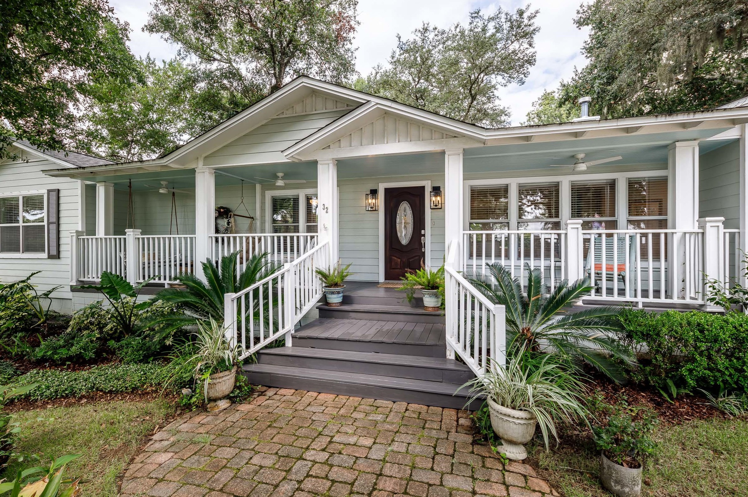 32 Bay Dr, Fort Walton Beach, FL 32548-5747