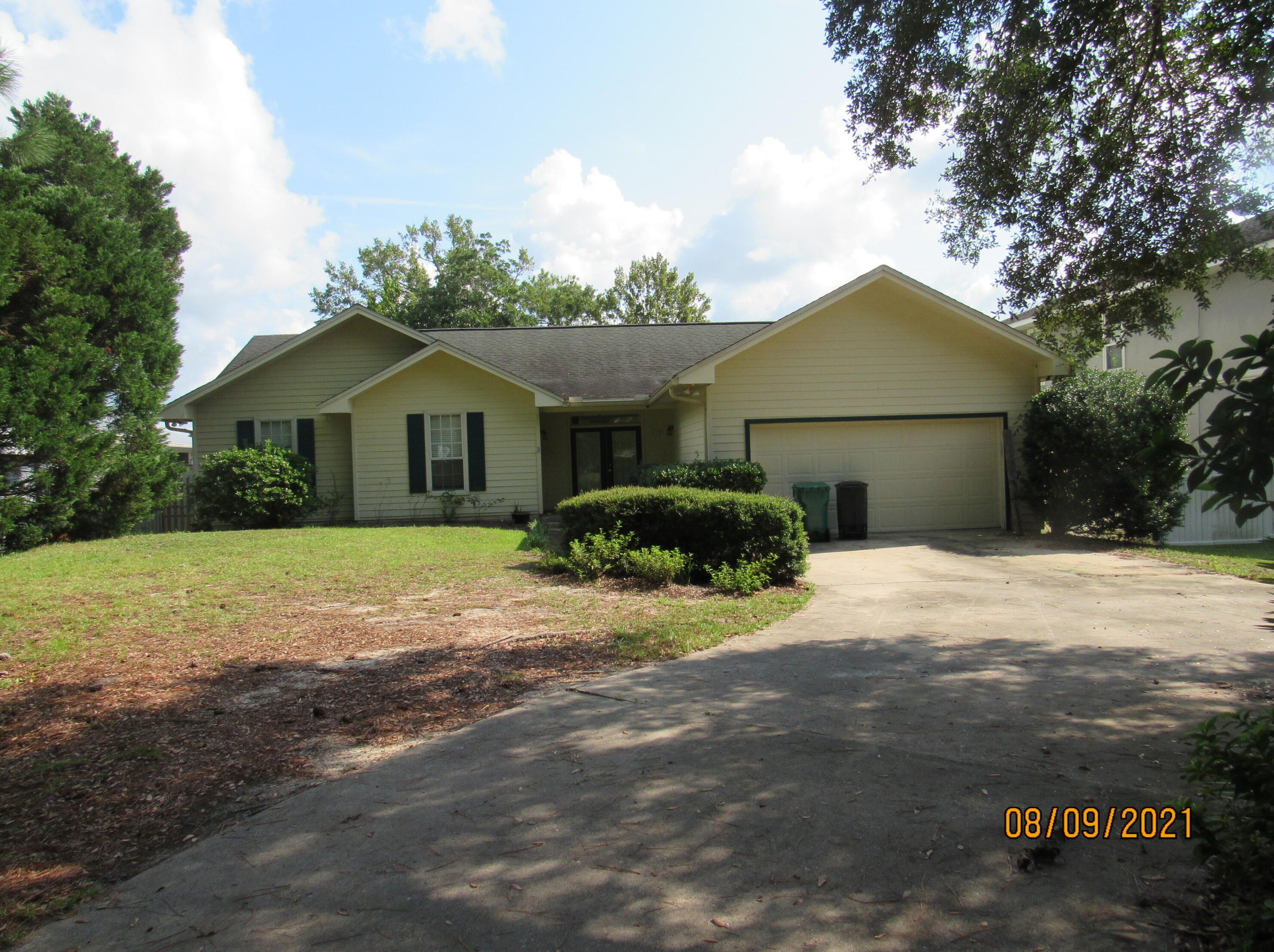 912 Bay Grove Rd, Freeport, FL 32439