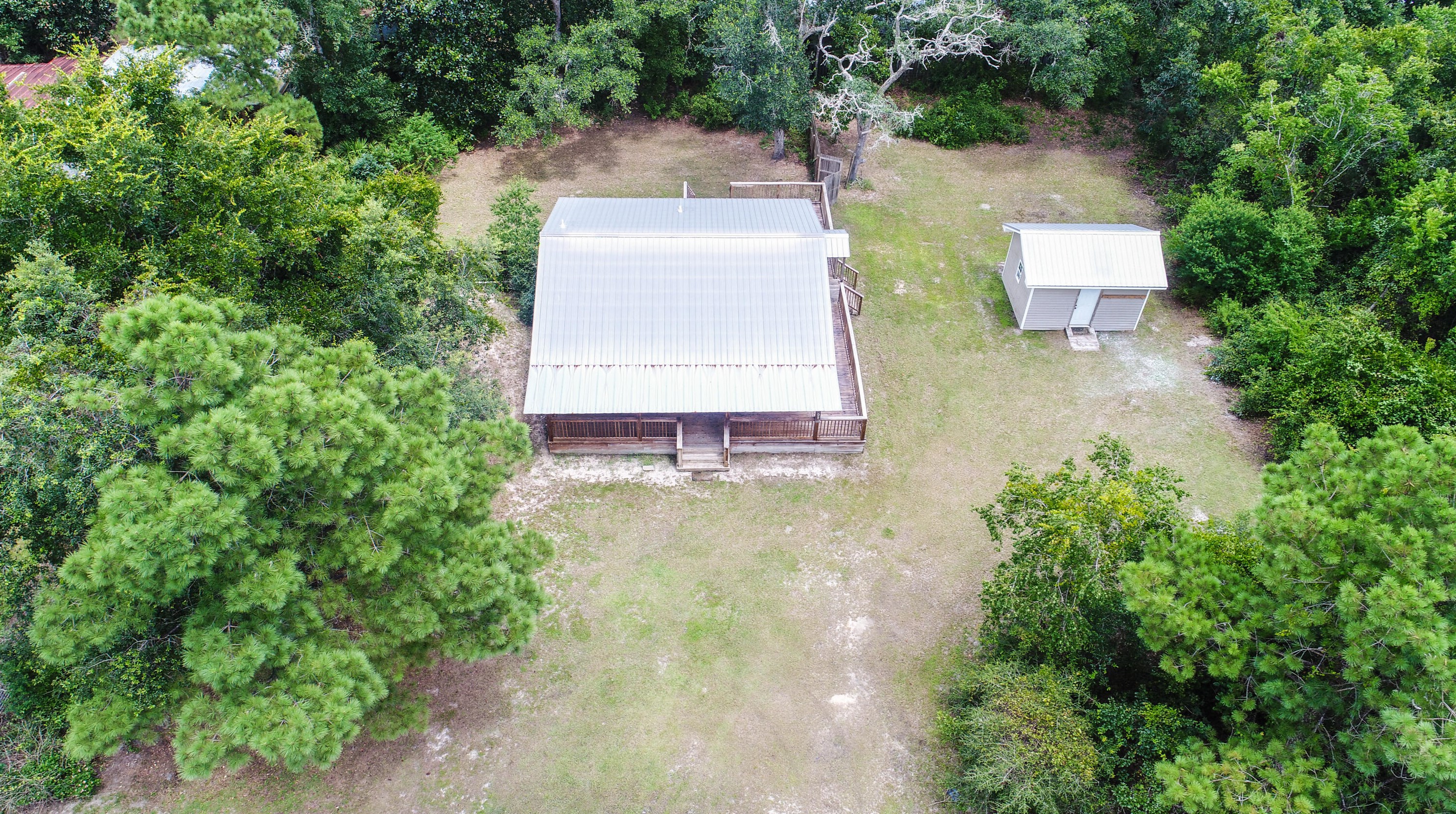 67 Horseshoe Ln, Freeport, FL 32439