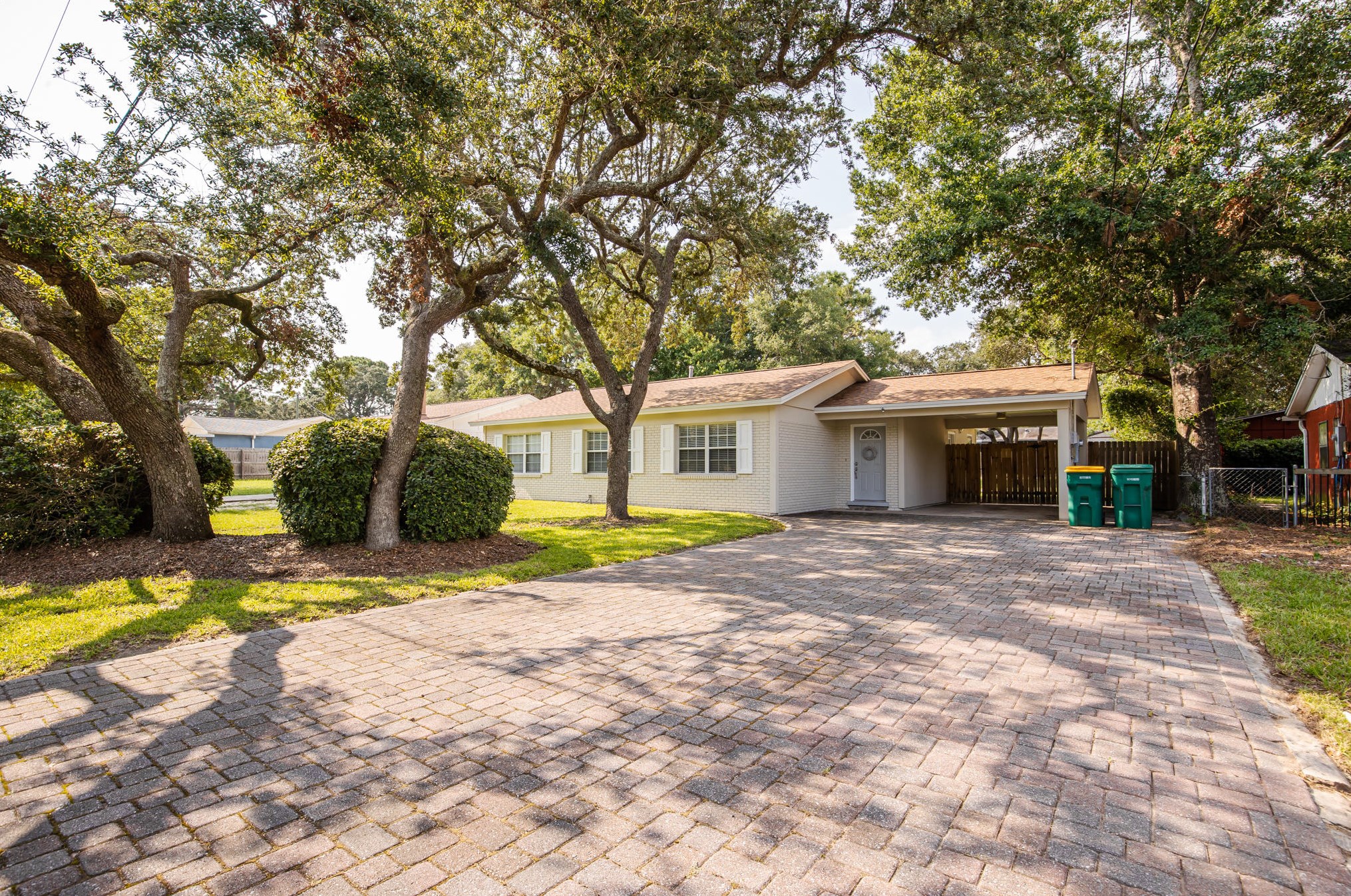 75 7th Ave, Shalimar, FL 32579