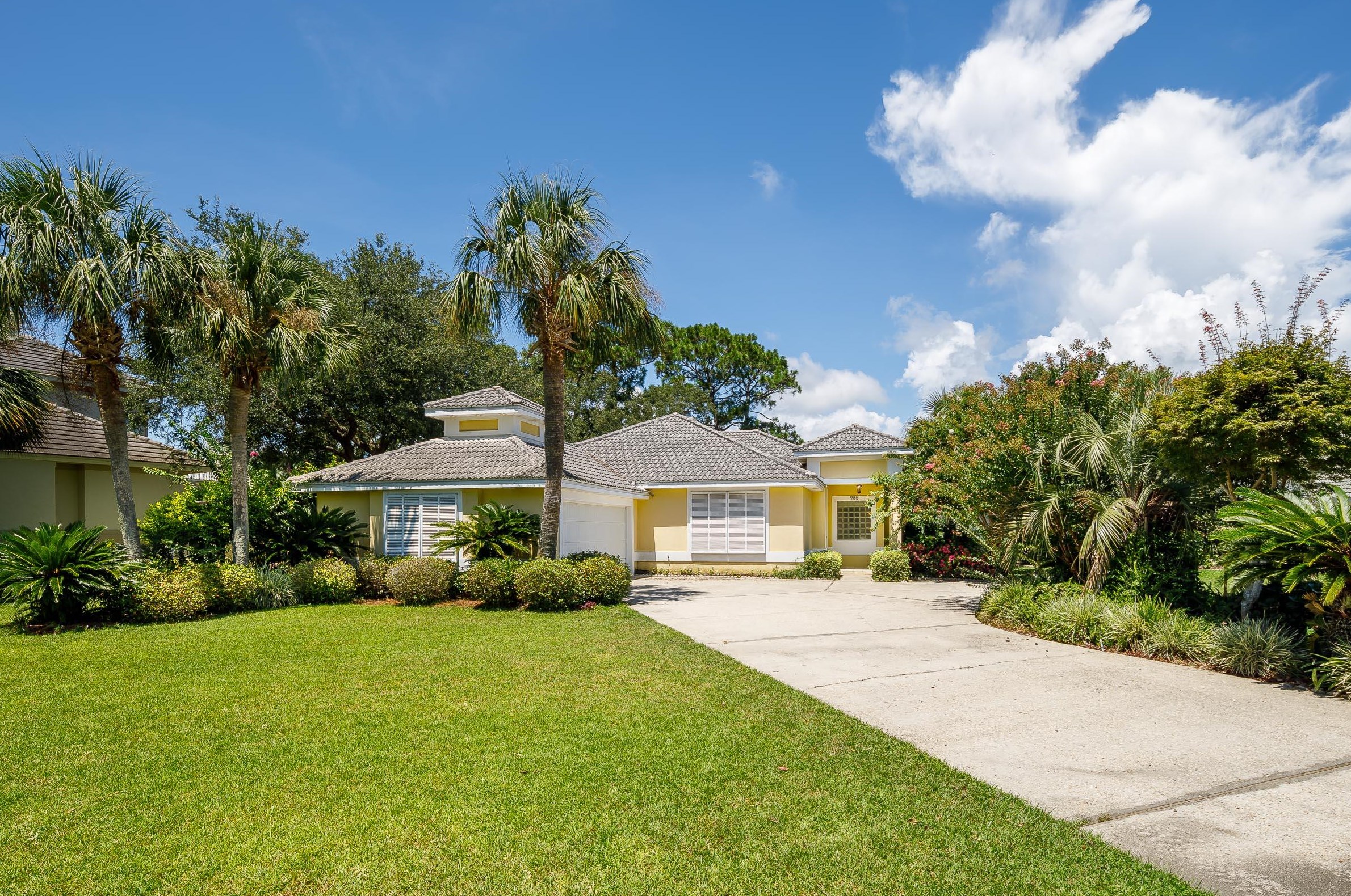 985 Shalimar Point Dr, Shalimar, FL 32579