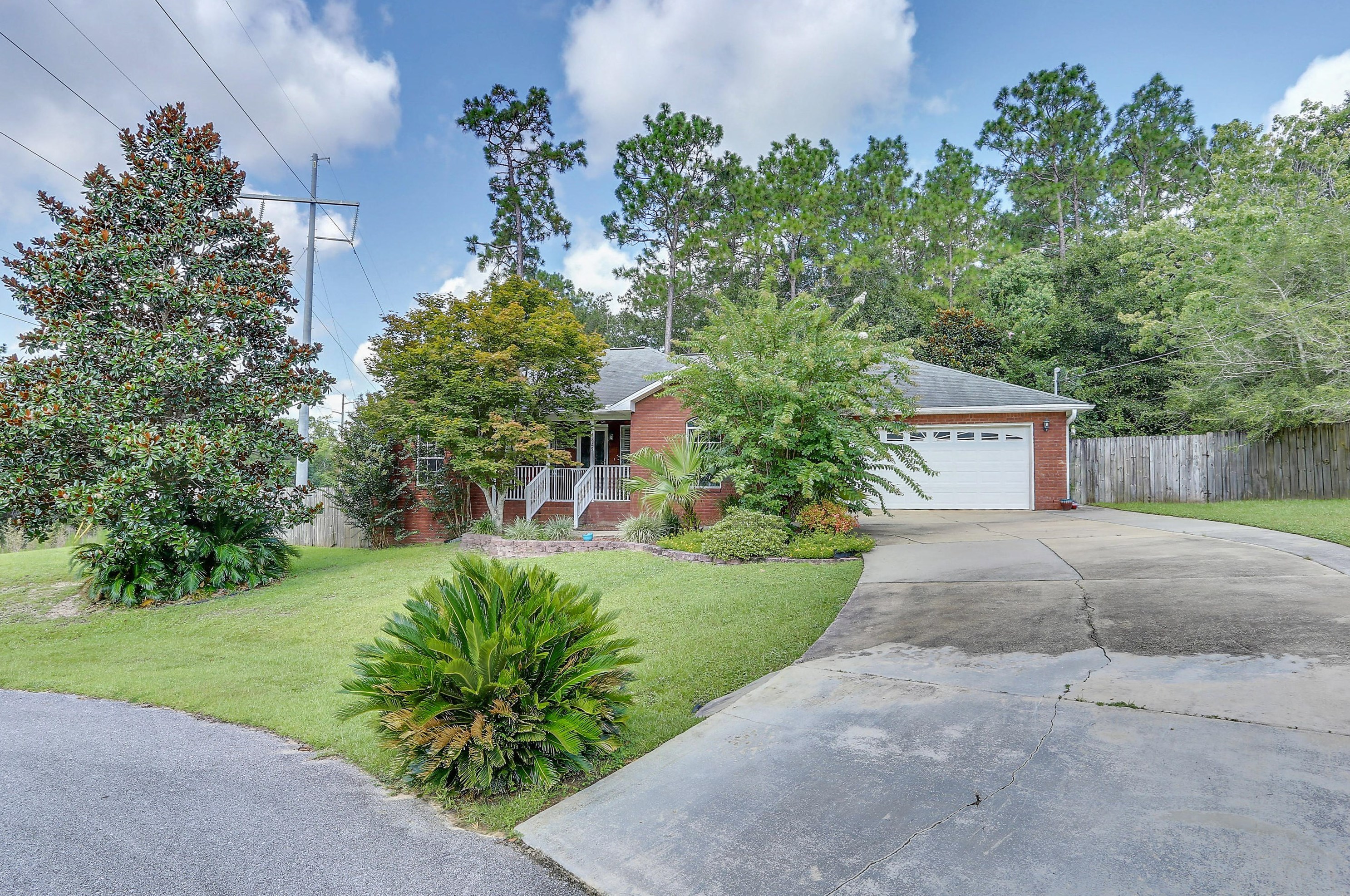 4829 Acorn Dr, Crestview FL  32539-6403 exterior