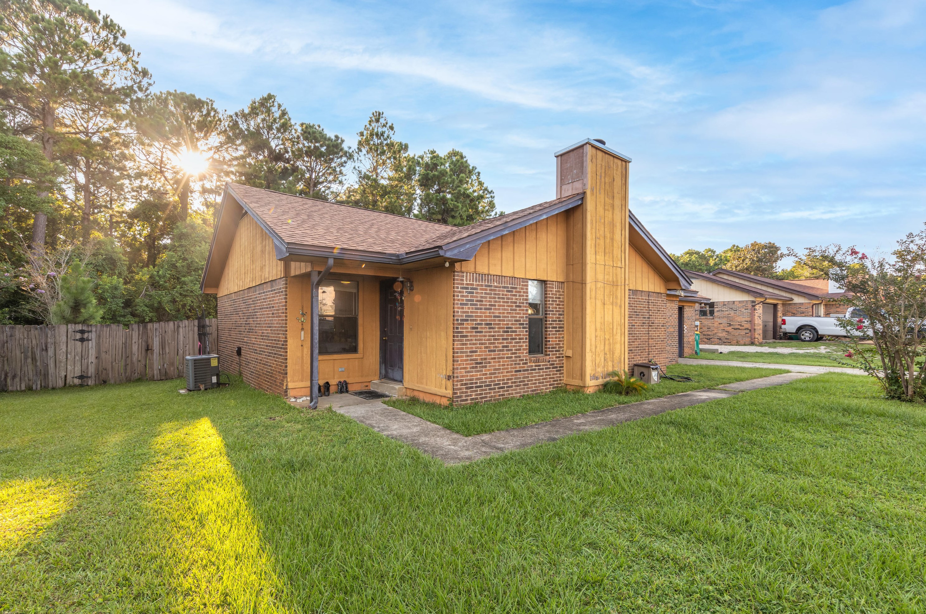 606 Avenue De La Dauphine, Mary Esther, FL 32569-2341