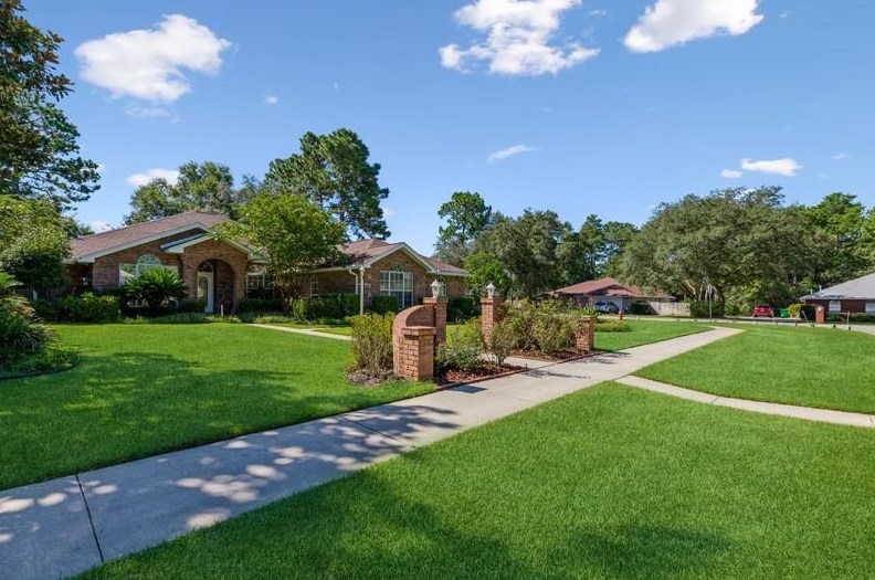 325 Killarney Rd, Niceville, FL 32578-2379