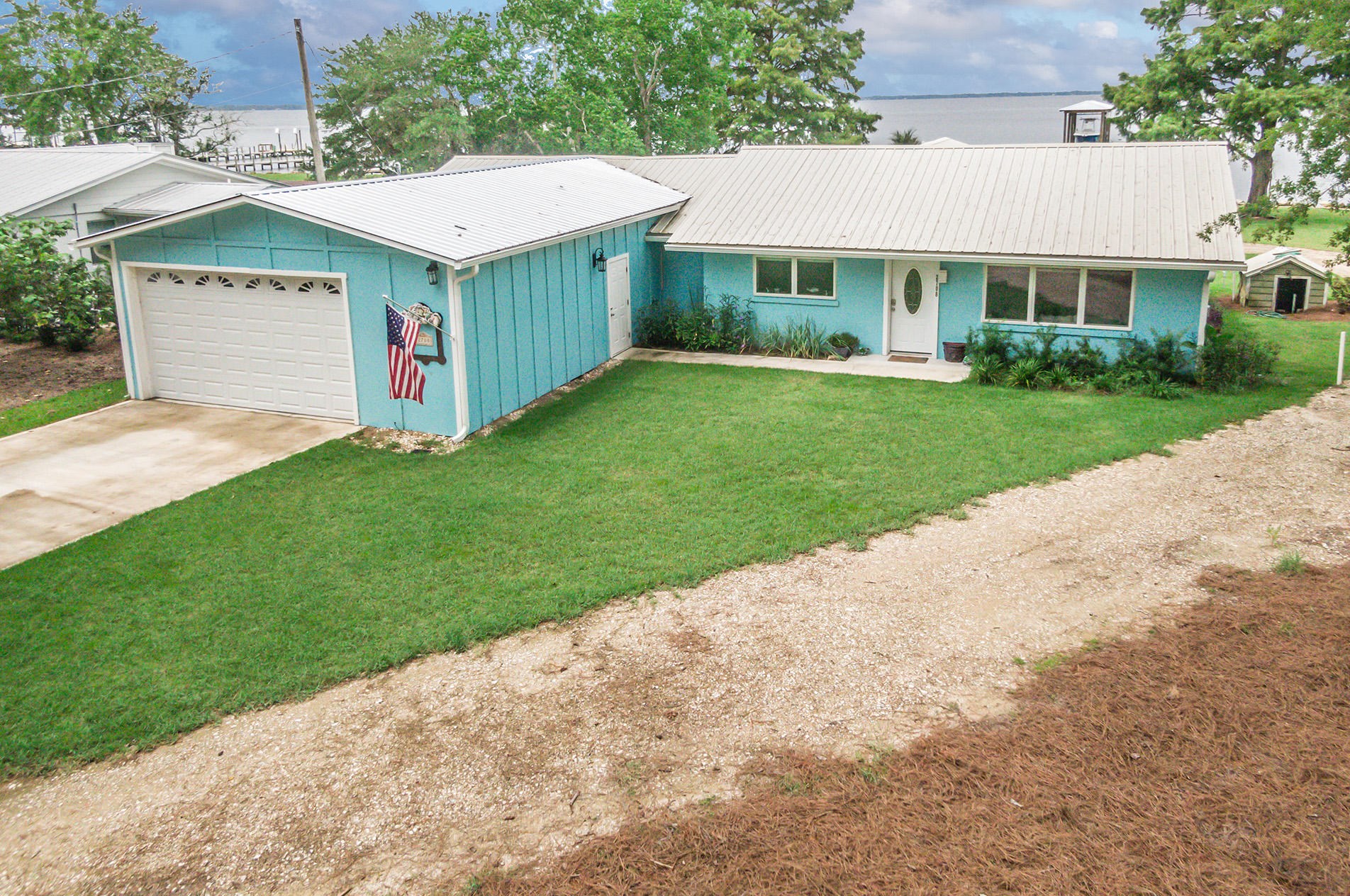 2708 Bay Grove Rd, Freeport, FL 32439