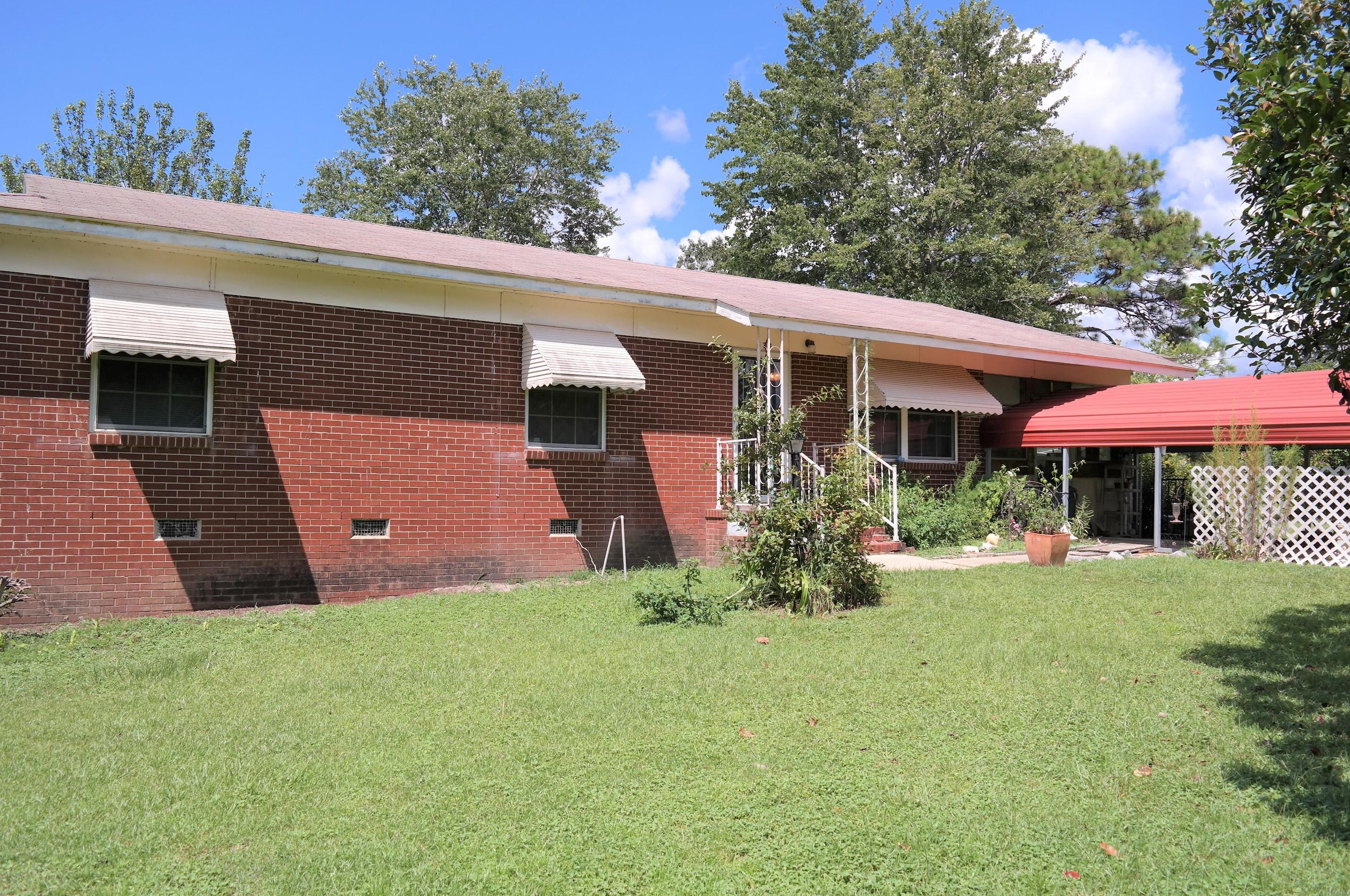 533 Pinewood Dr, Defuniak Springs, FL 32433