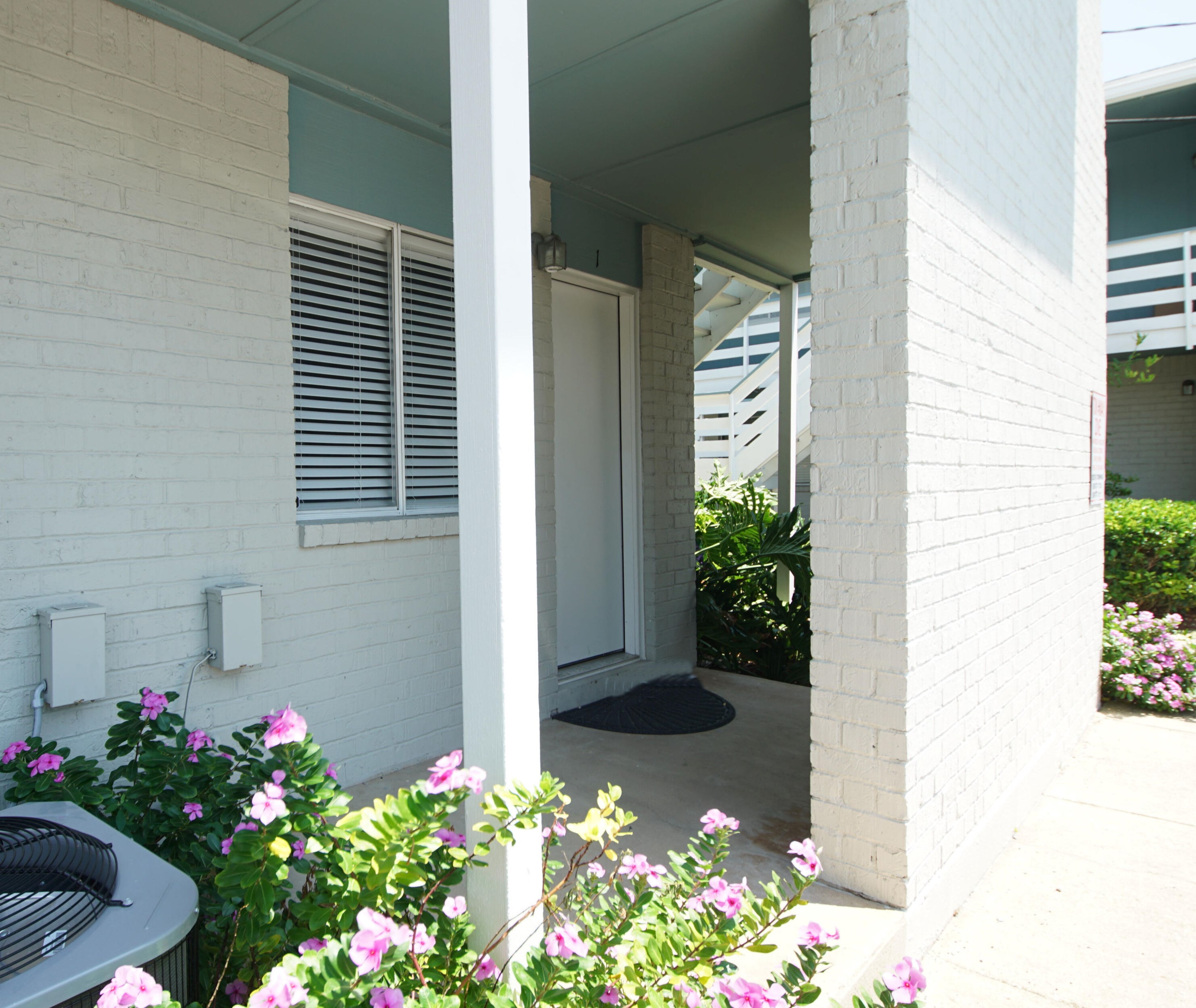 726 Eglin Pkwy, Fort Walton Beach FL  32547-2580 exterior