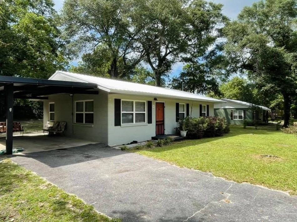 6 S 13th St, Defuniak Springs, FL 32435