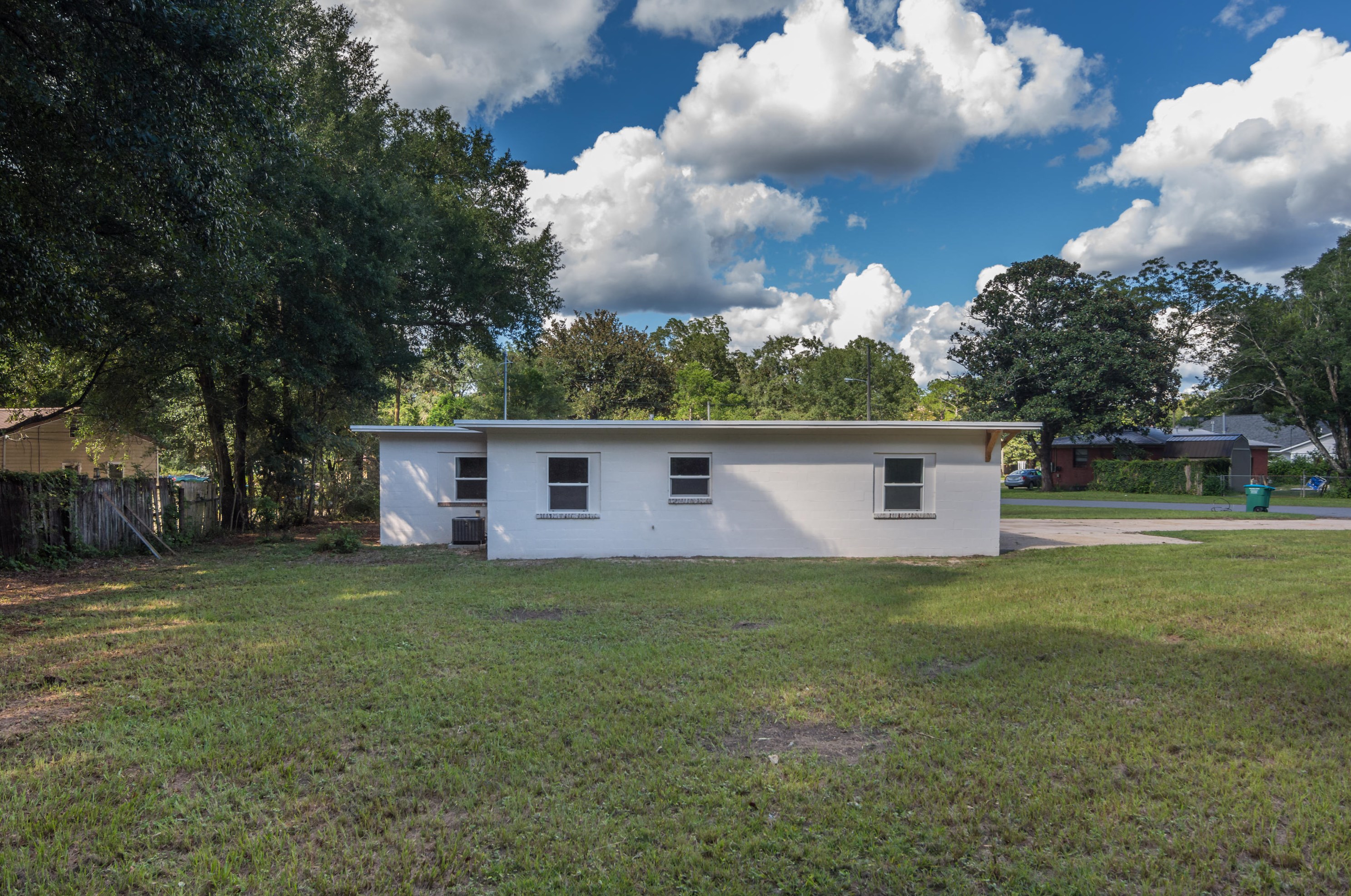 110 Butler Cir, Crestview FL  32536-2418 exterior