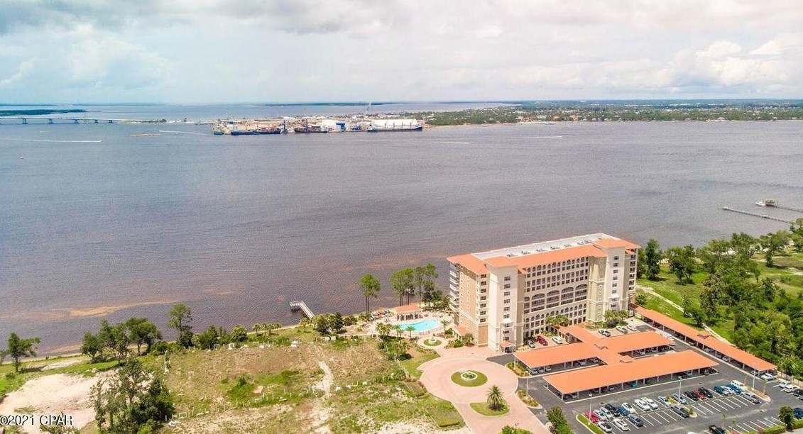 2400 Grandiflora Blvd, Panama City FL 32408-7076 exterior