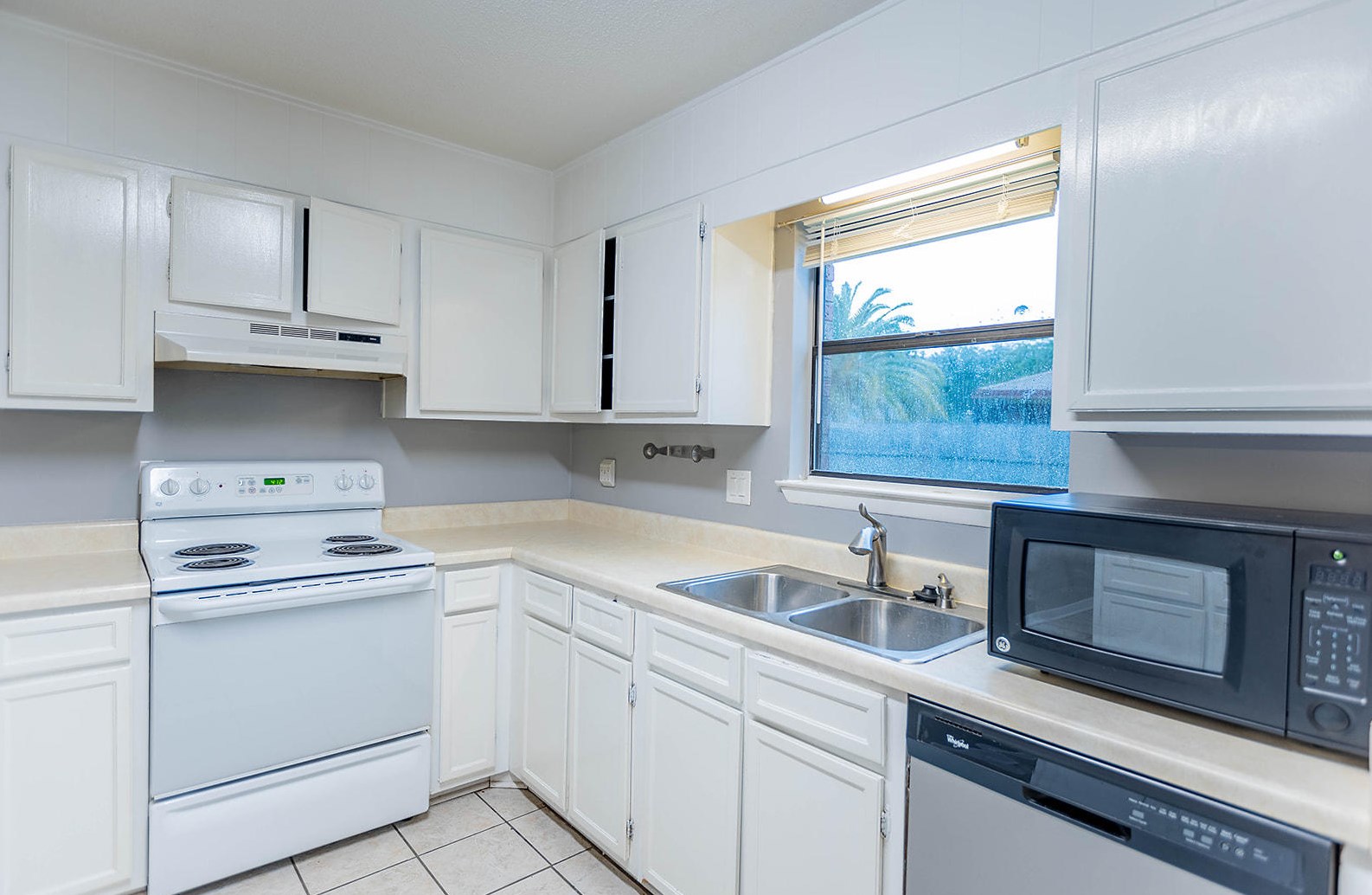 101 W Timberlake Dr W, Mary Esther, FL 32569