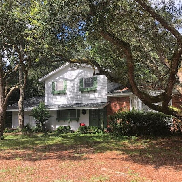 609 Country Club Ave, Fort Walton Beach, FL 32547-1727