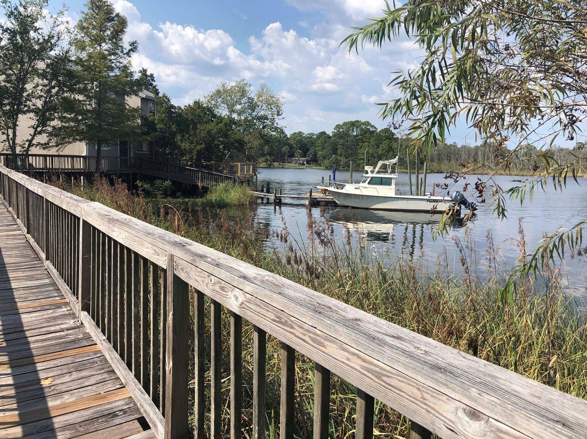 200 White St #apt 10, Niceville, FL 32578