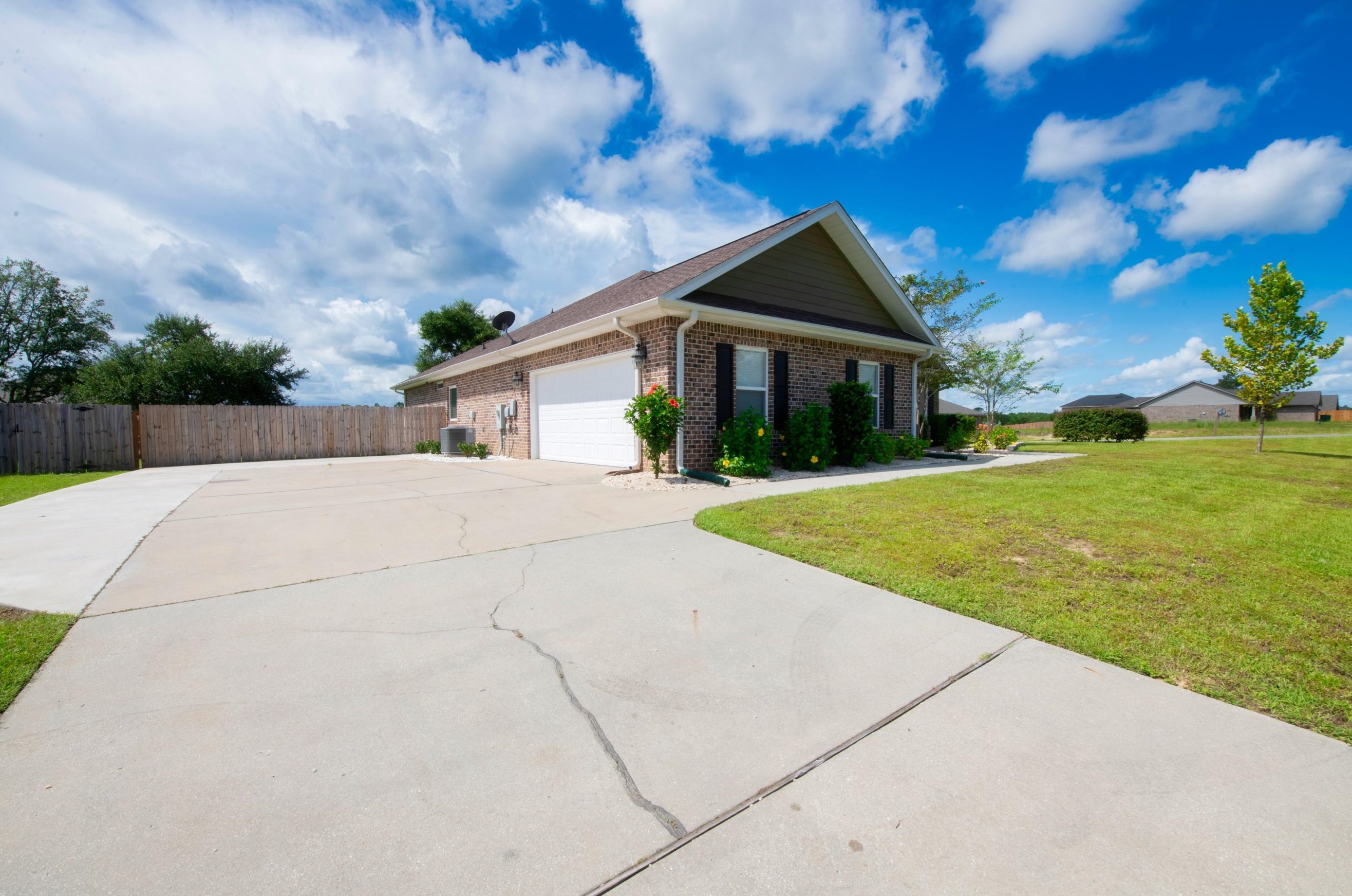 5762 Marigold Loop, Crestview FL  32539-8405 exterior
