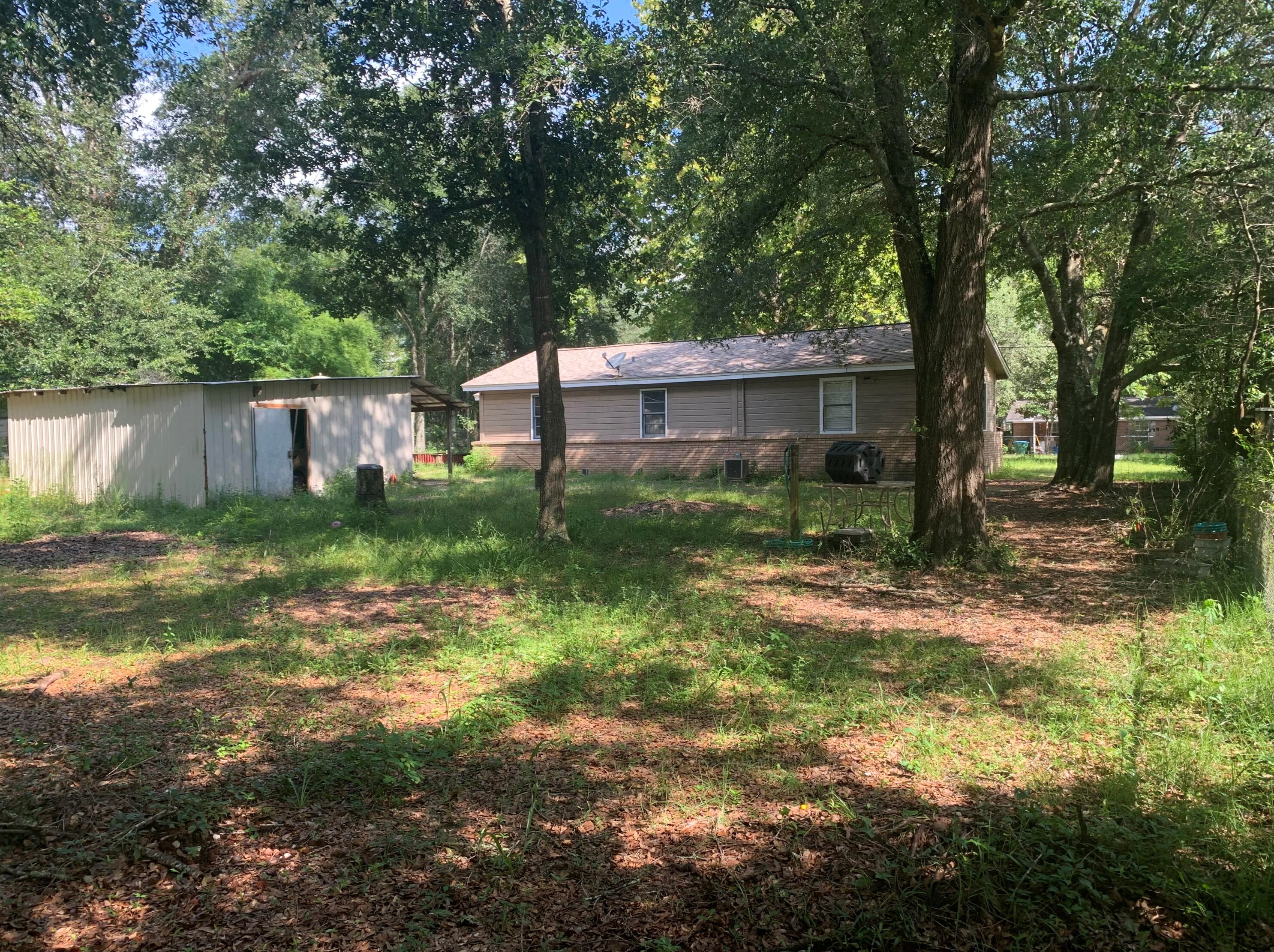 557 Robinson Ave, Crestview FL  32539-4623 exterior