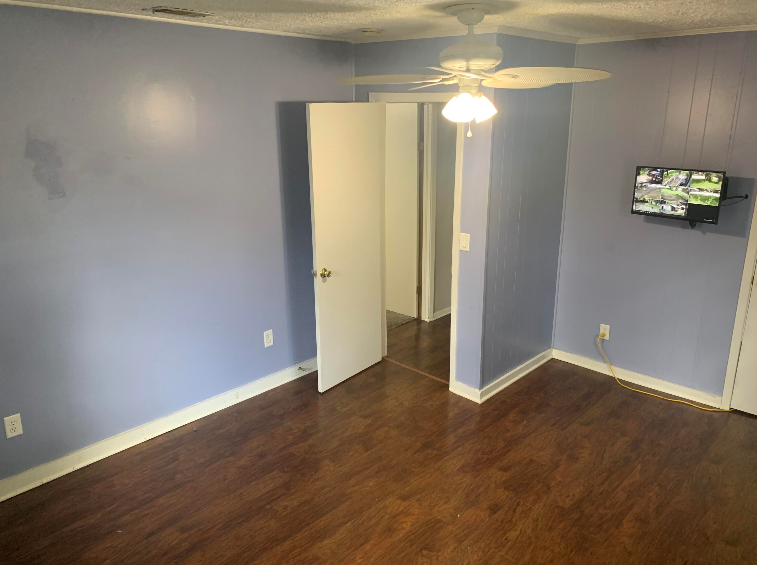 557 Robinson Ave, Crestview FL  32539-4623 exterior