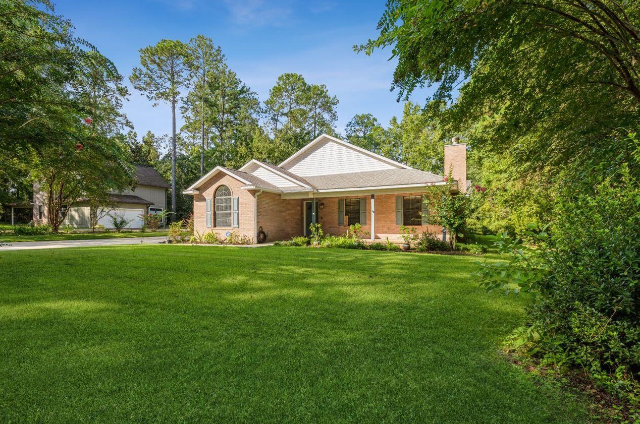 103 Fairway Dr, Crestview, FL 32536-8442
