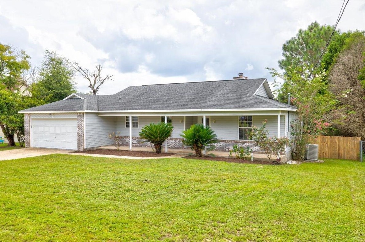 131 Villacrest Dr, Crestview, FL 32536-2226
