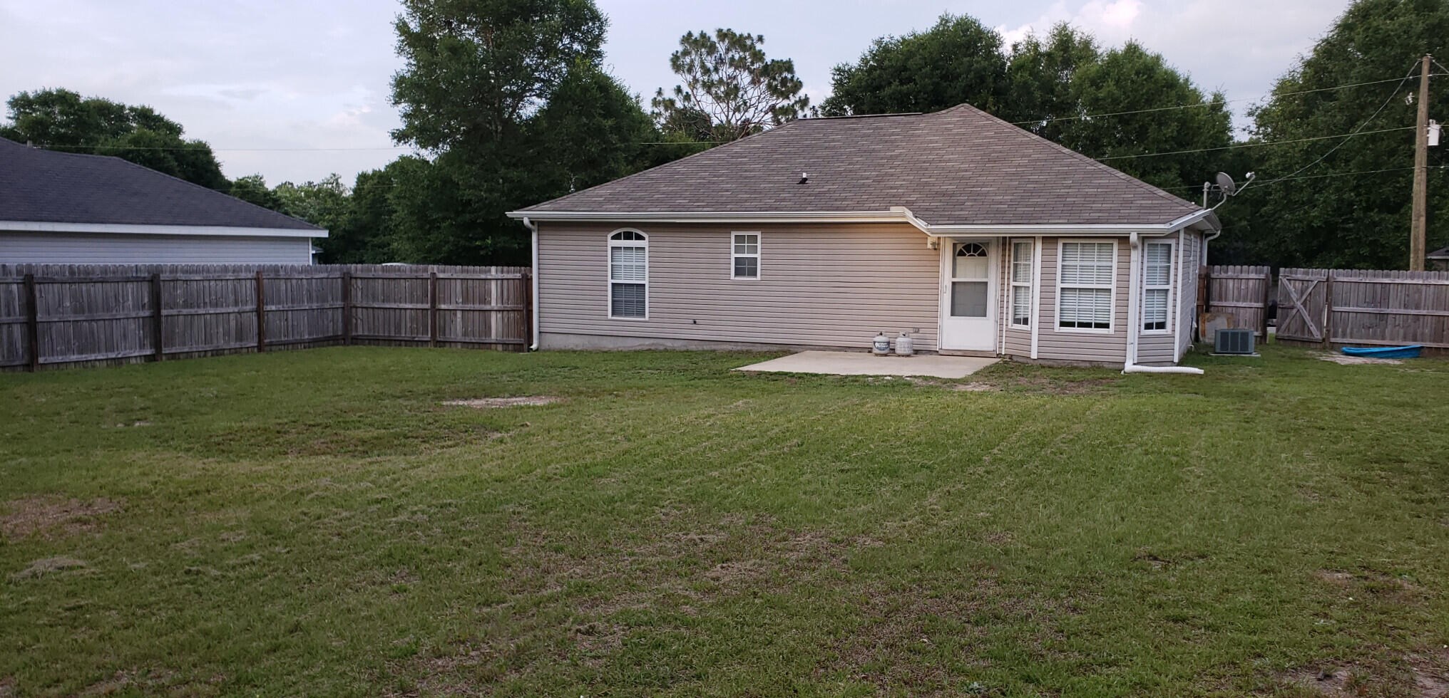 329 Strawbridge Dr, Crestview, FL 32539-3008