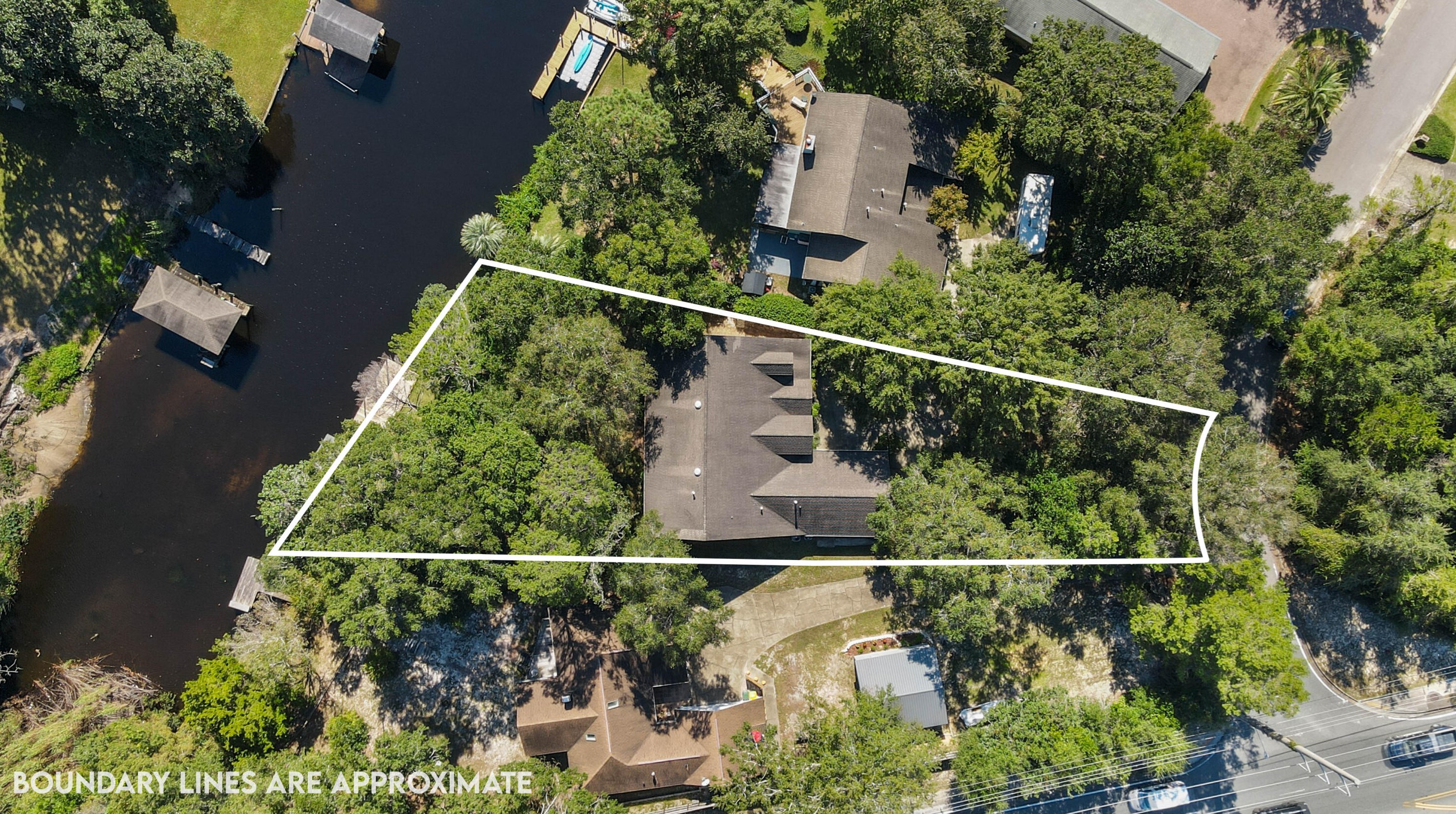 2302 Canal Dr, Niceville, FL 32578-2914