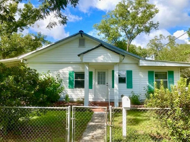 293 Bruce Ave, Defuniak Springs, FL 32435