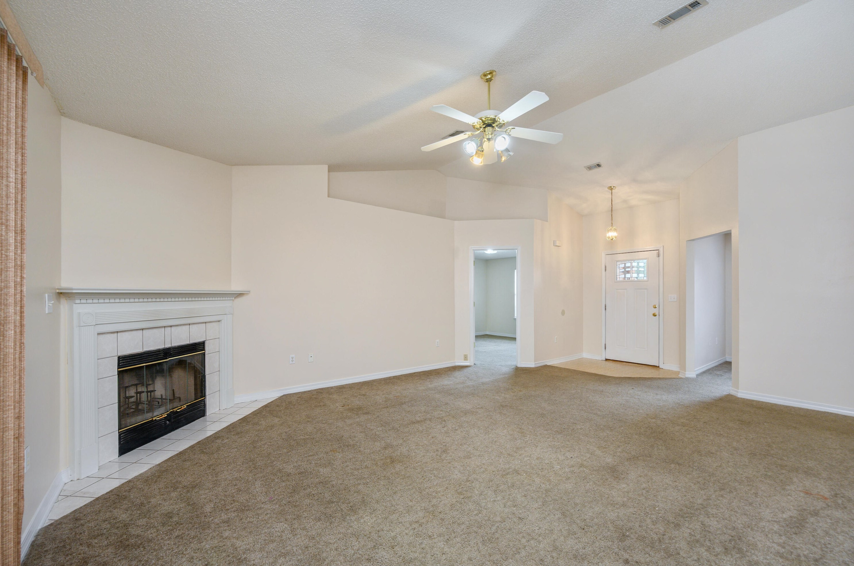 1305 Jefferyscot Ct, Crestview FL  32536-4204 exterior