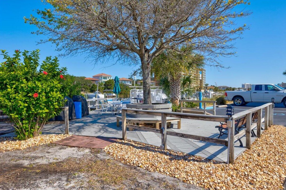 30 Moreno Point Rd, Destin FL 32541-3105 exterior