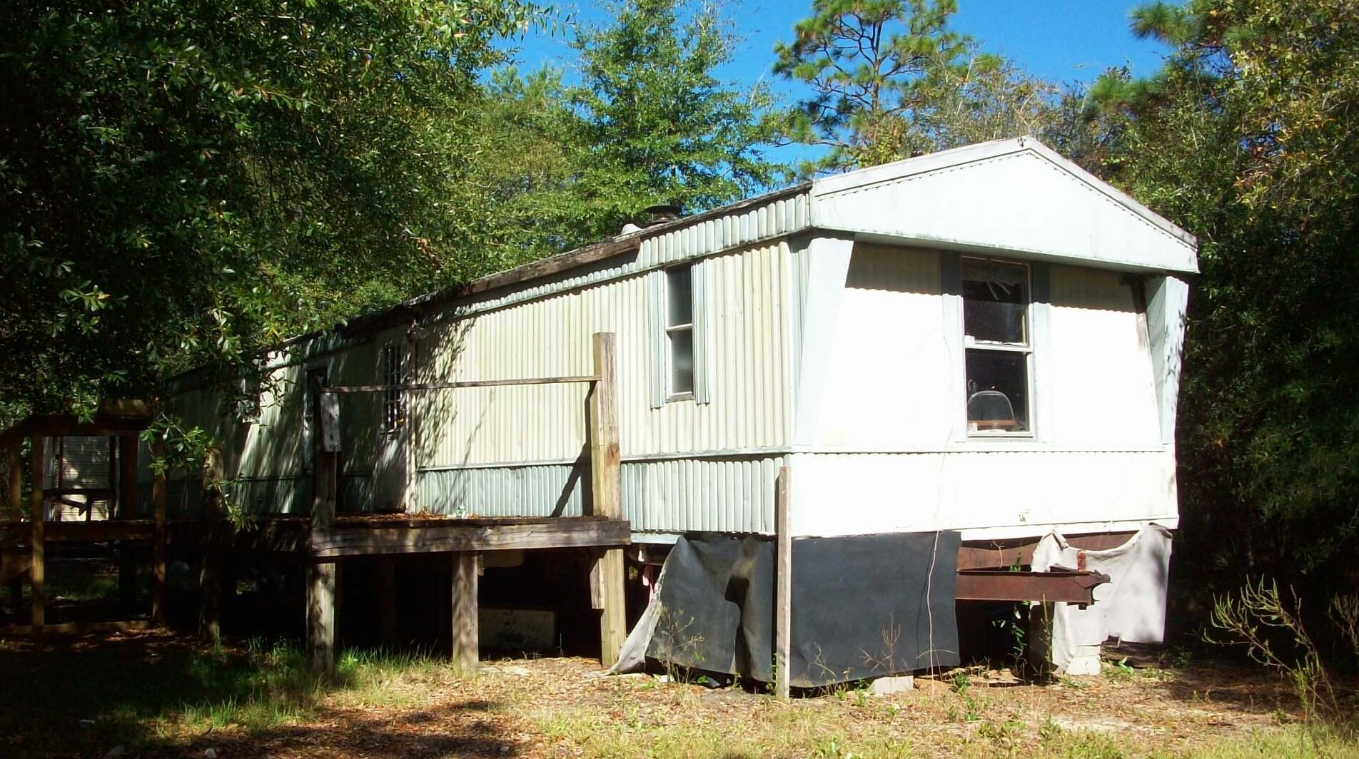 121 Redd Ln, Defuniak Springs, FL 32433