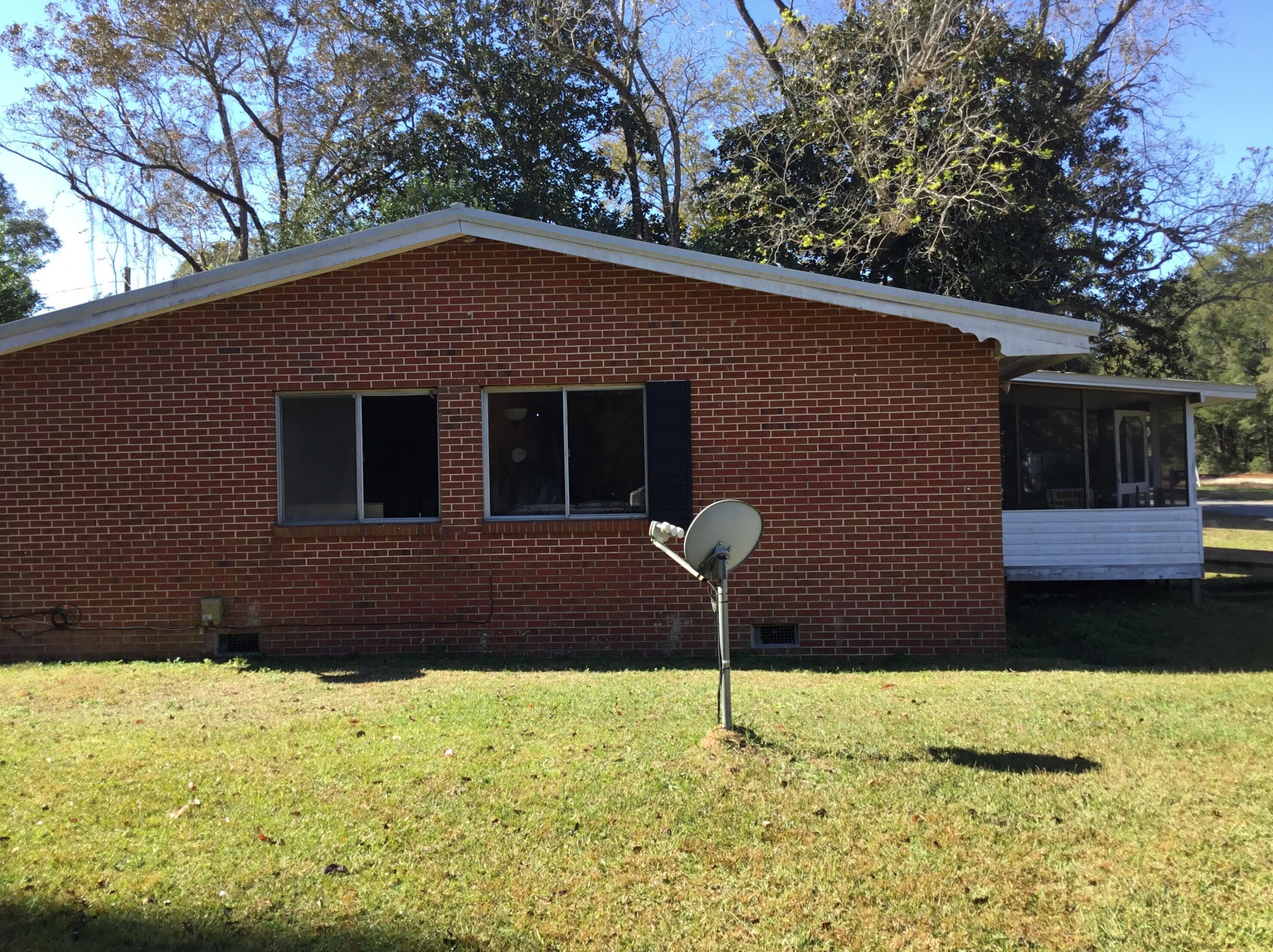 514 Pete Parker Rd, Holt, FL 32564