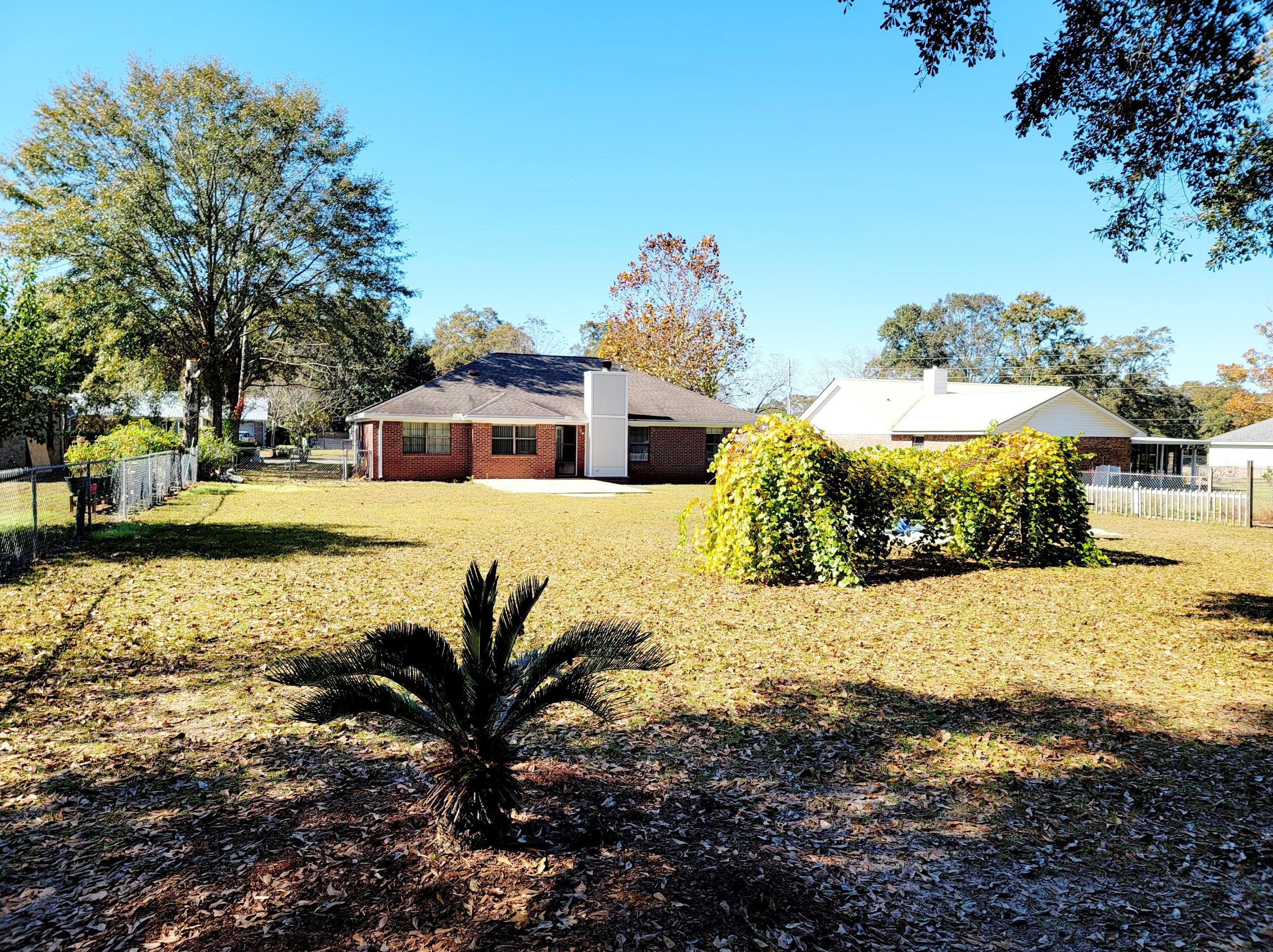 107 Pointer Ln, Crestview, FL 32536-9393