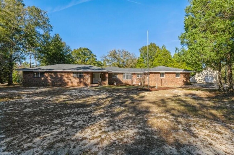 5873 Stacy Ln, Crestview, FL 32536-9547