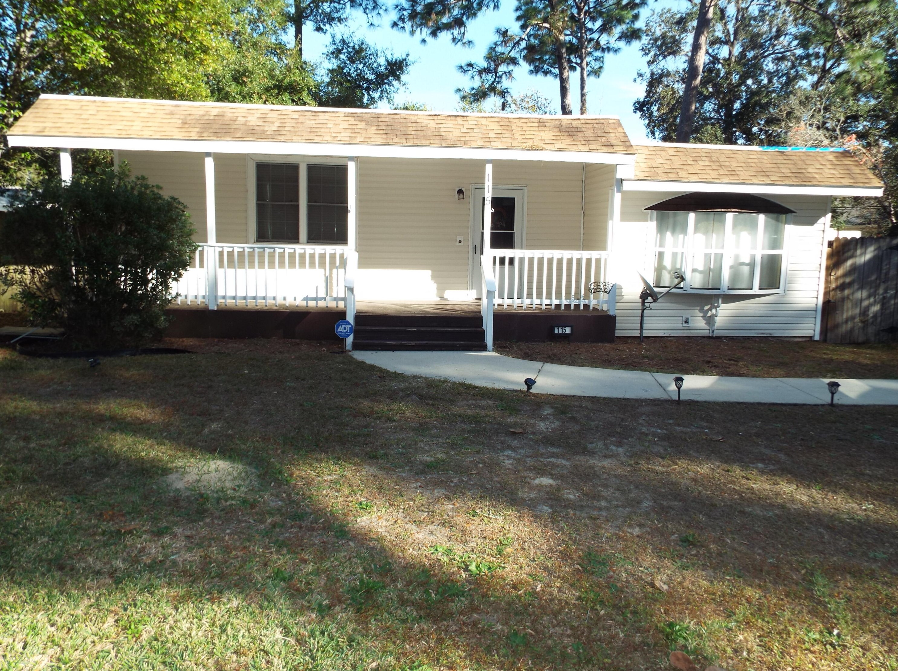 115 Hawkins Rd, Fort Walton Beach, FL 32547-1916