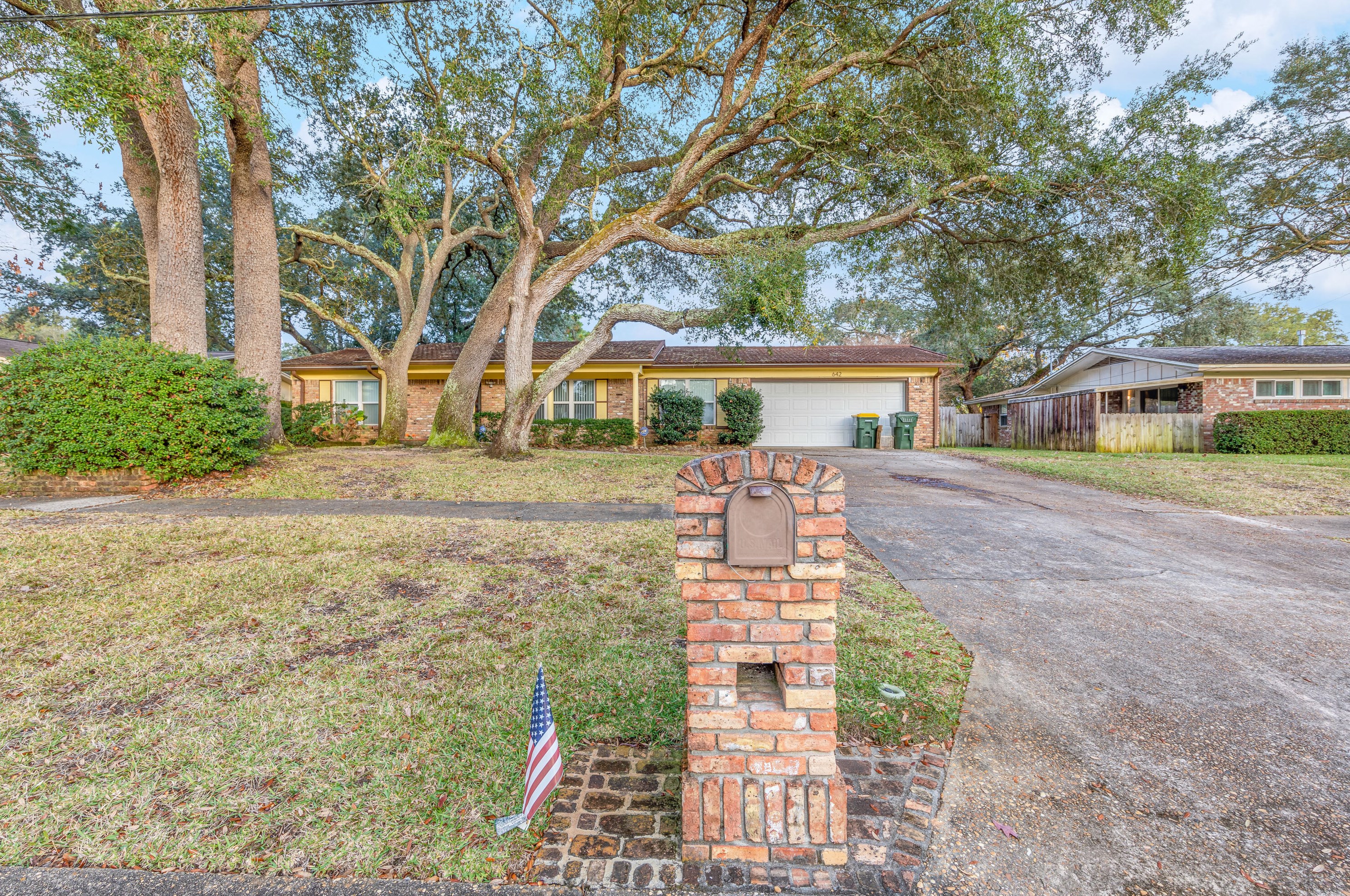 642 Fairway Ave, Fort Walton Beach, FL 32547-1701