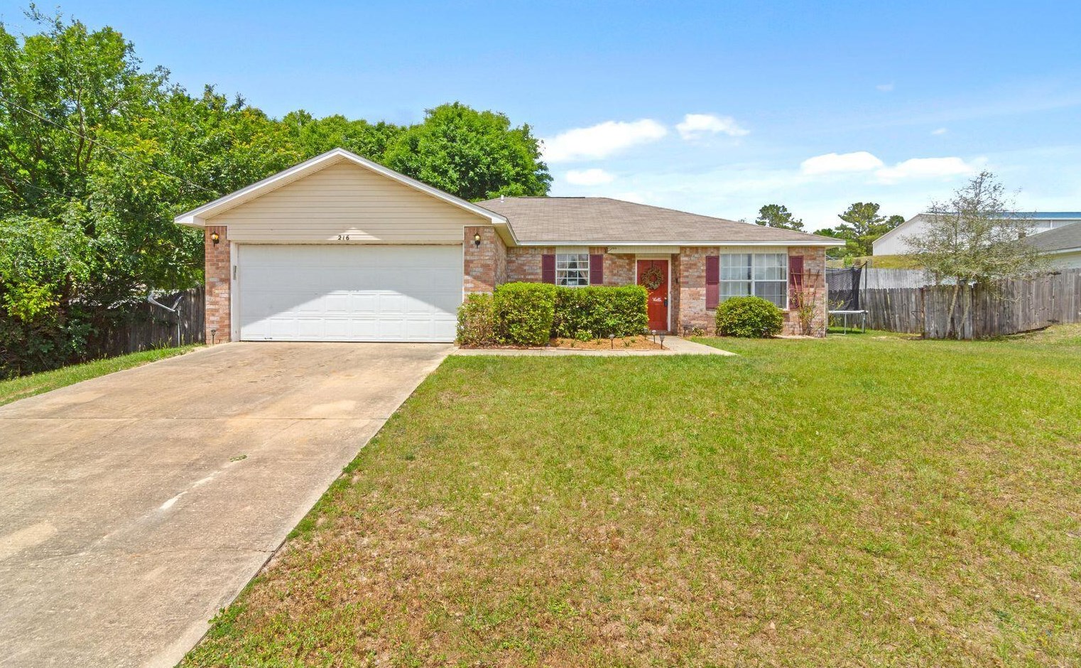 216 Lustan Dr, Crestview, FL 32536-5279